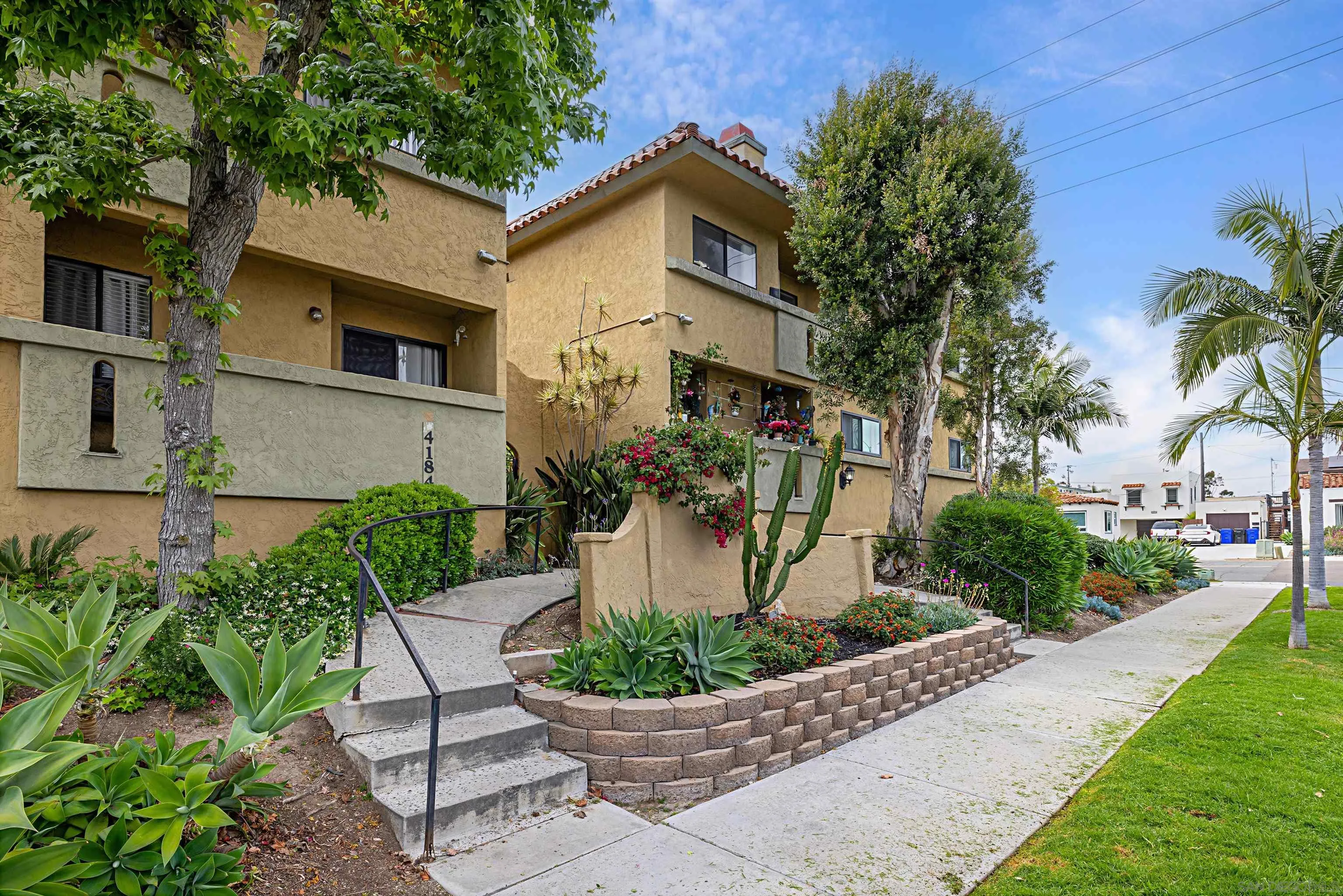 https://cdn.realtyfeed.com/cdn/127/250036378/63fbfaeaa82ab593a365092fd02d25e7.webp