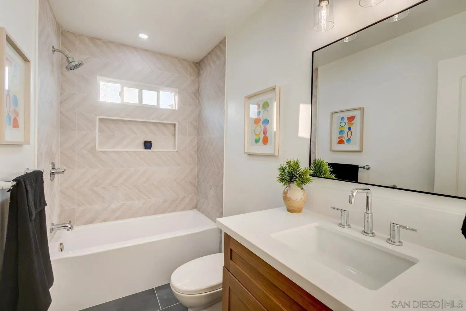 https://cdn.realtyfeed.com/cdn/127/250036382/8b9a5809b08620236dc9b175dac472c2.webp