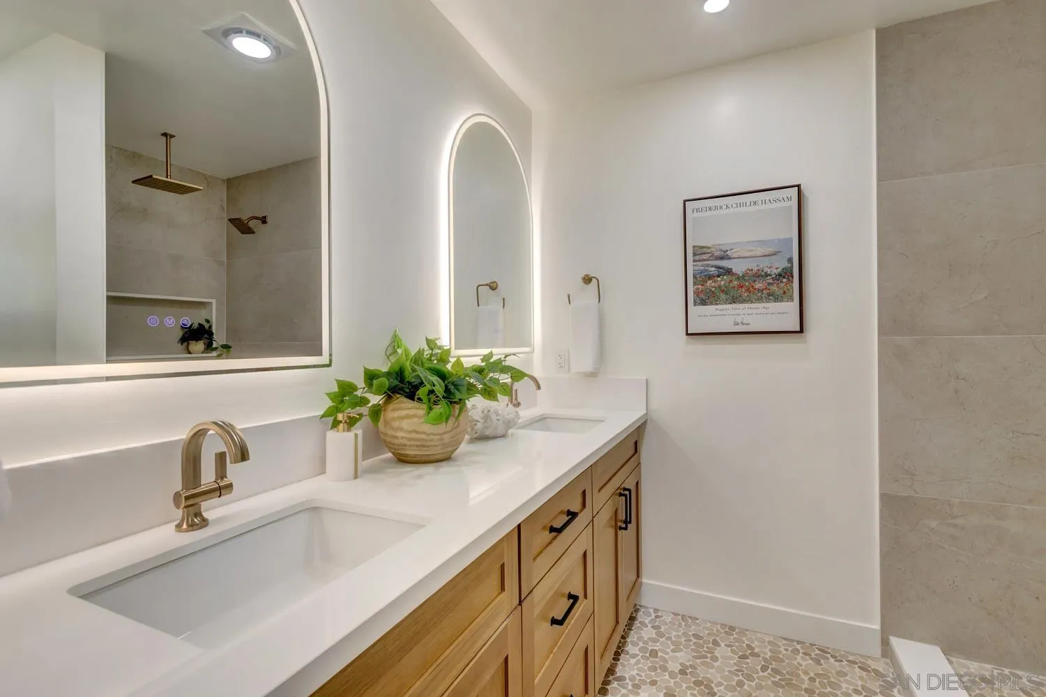 https://cdn.realtyfeed.com/cdn/127/250036382/e20b37b61bf448b0057a00a8ac257379.webp