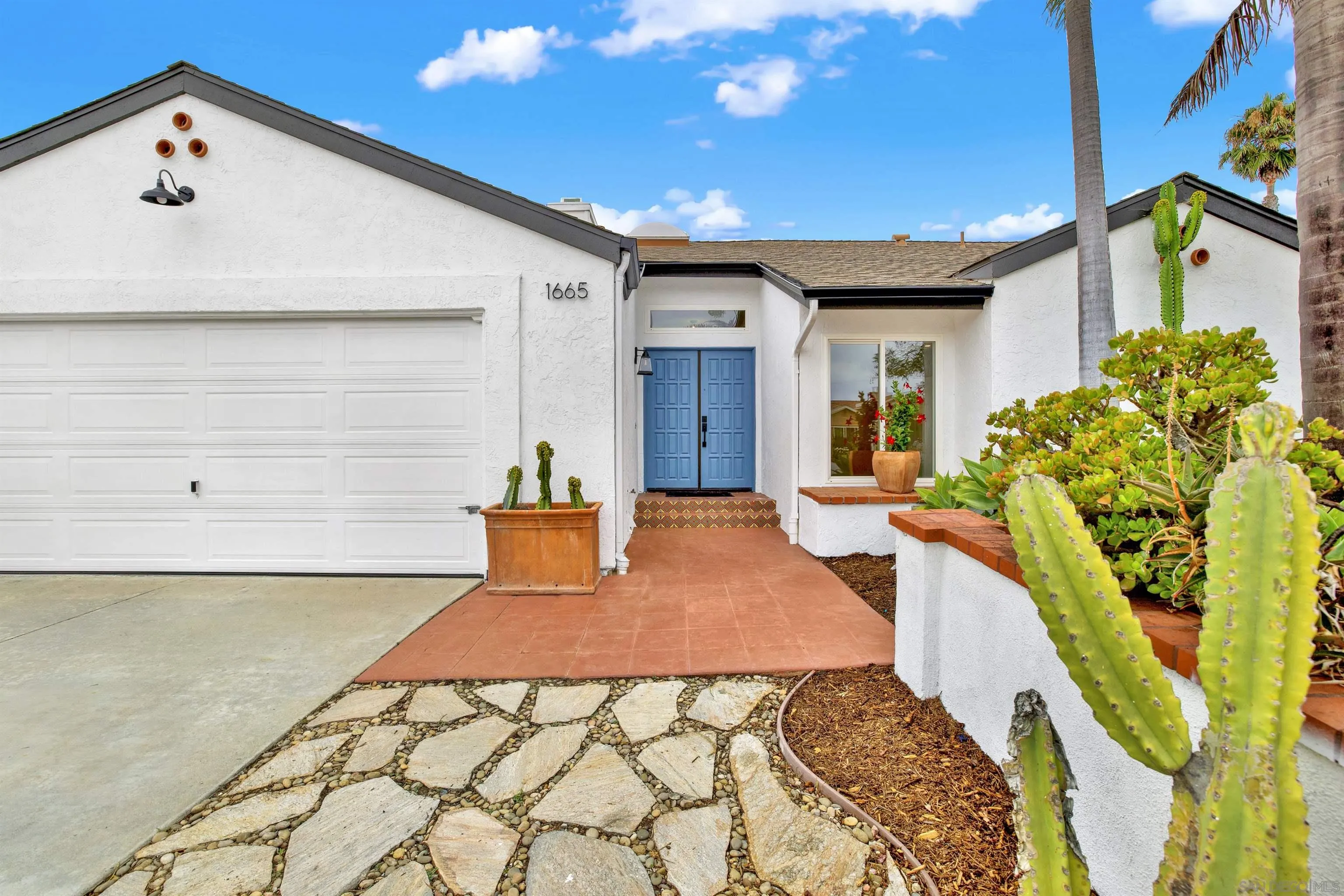 https://cdn.realtyfeed.com/cdn/127/250036389/4106126a5f1c2859b995558764b511aa.webp