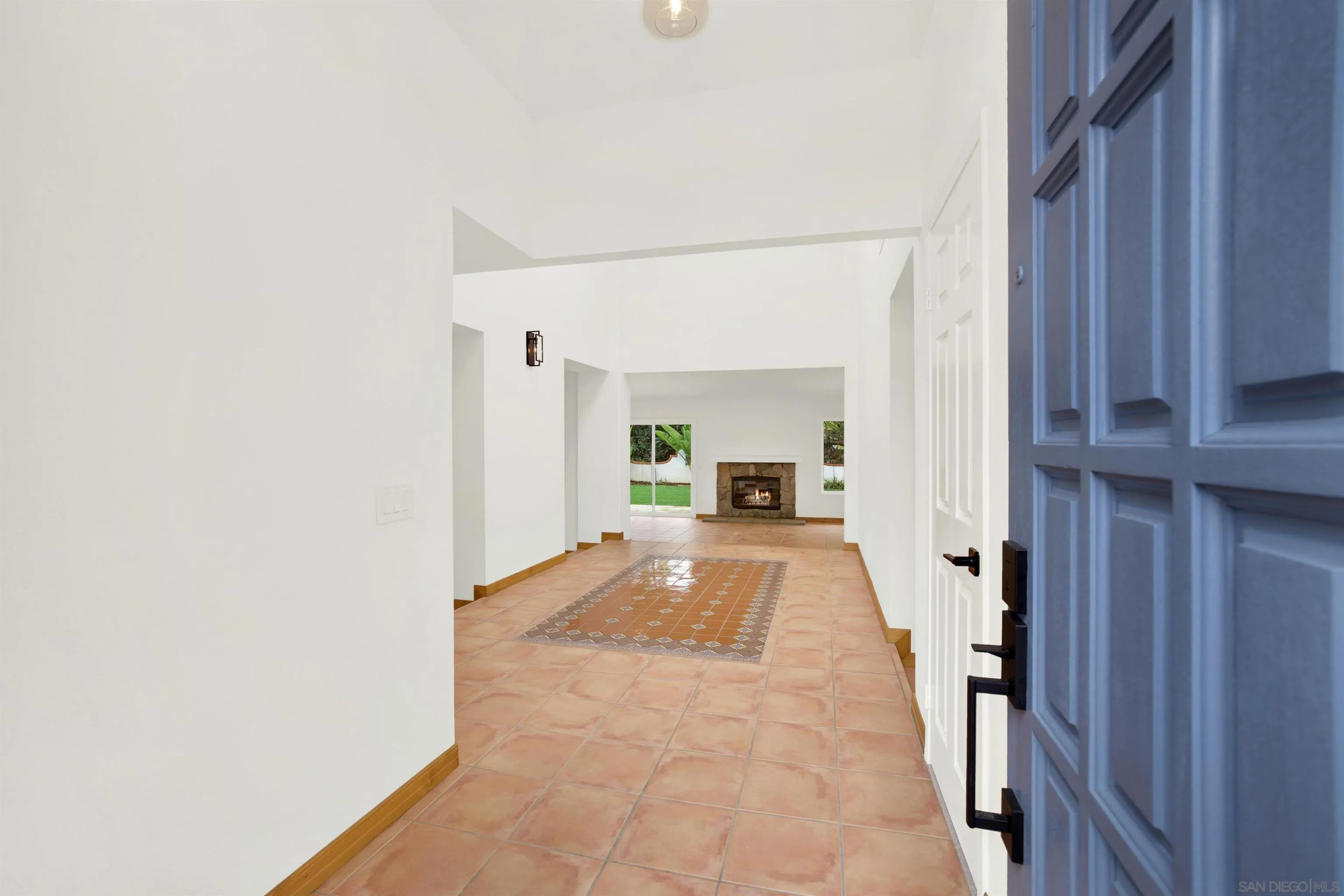 https://cdn.realtyfeed.com/cdn/127/250036389/513e1a8f0f5ae87518804801142586ff.webp