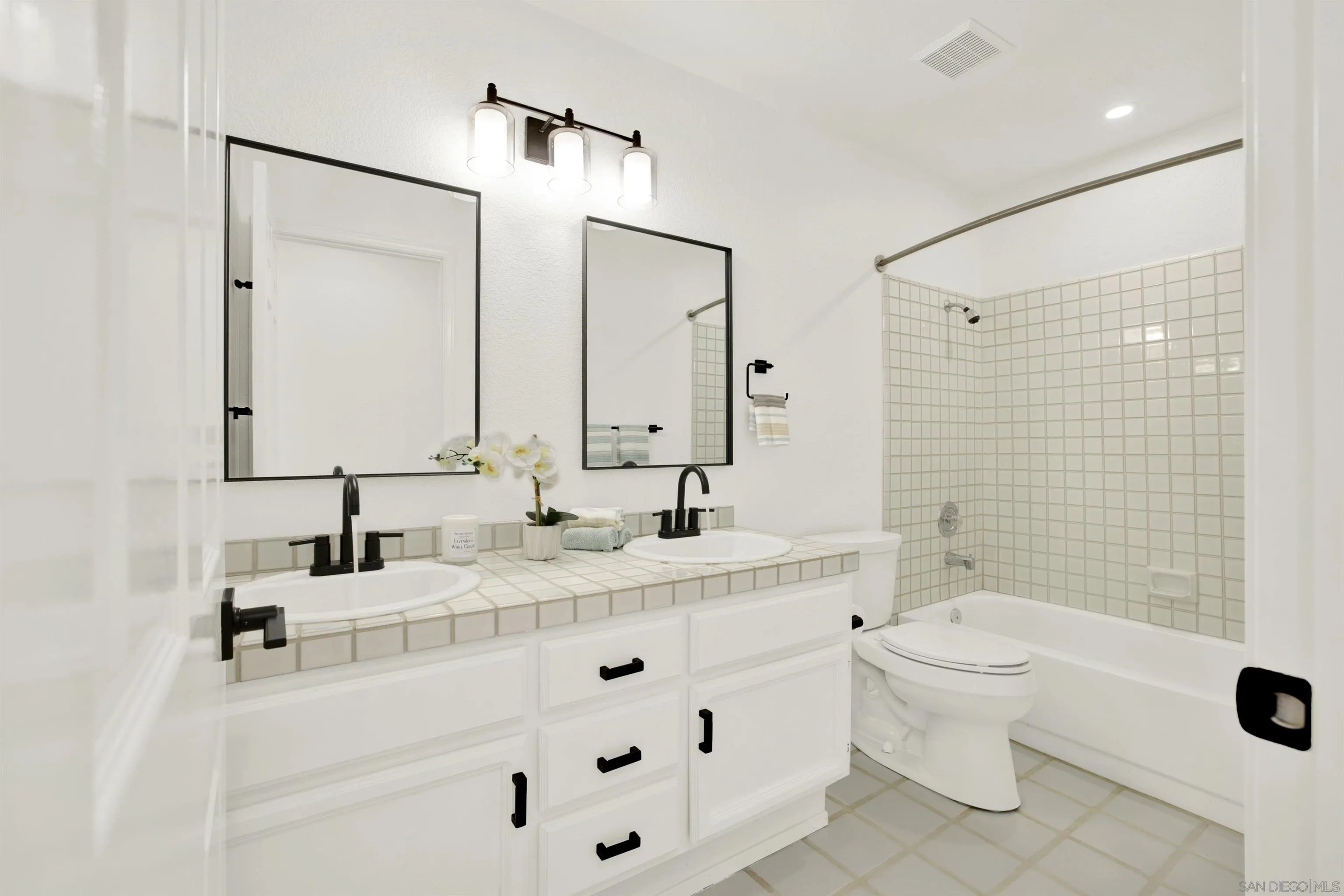 https://cdn.realtyfeed.com/cdn/127/250036389/68160debcbf1ad9f9d5c54d9c7ba29e7.webp