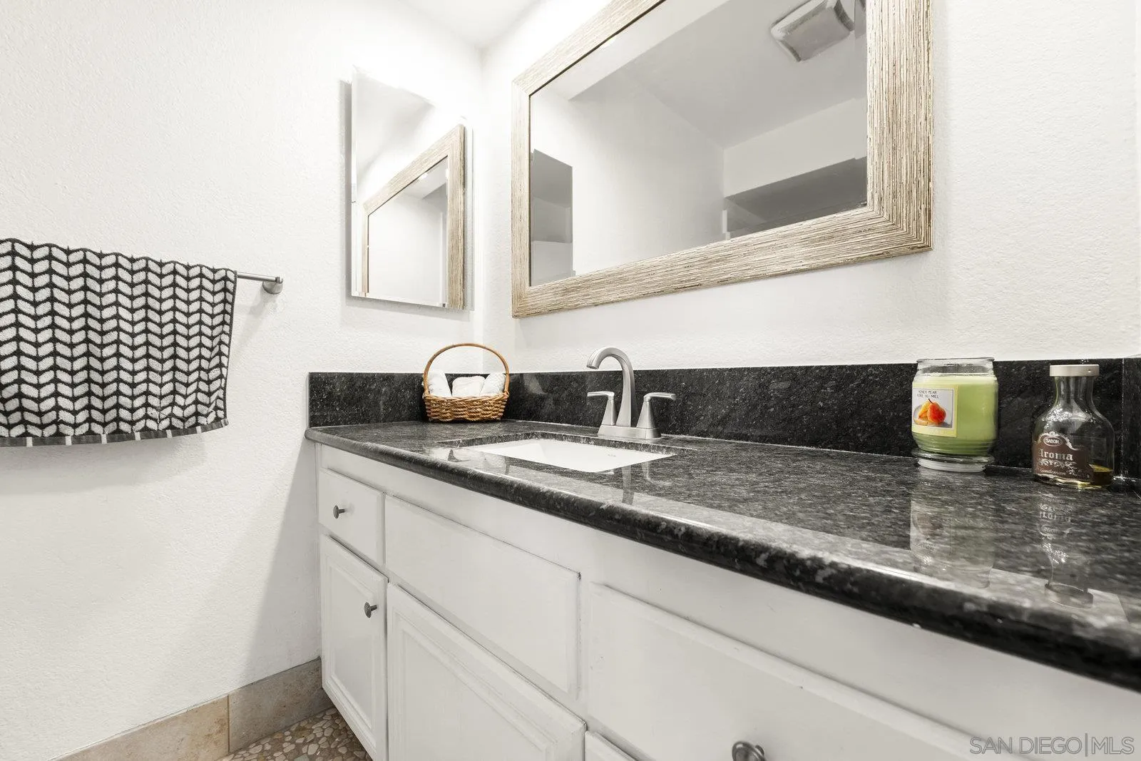 https://cdn.realtyfeed.com/cdn/127/250036390/92b02c945ccc36eb4aa24c25b0d66a94.webp