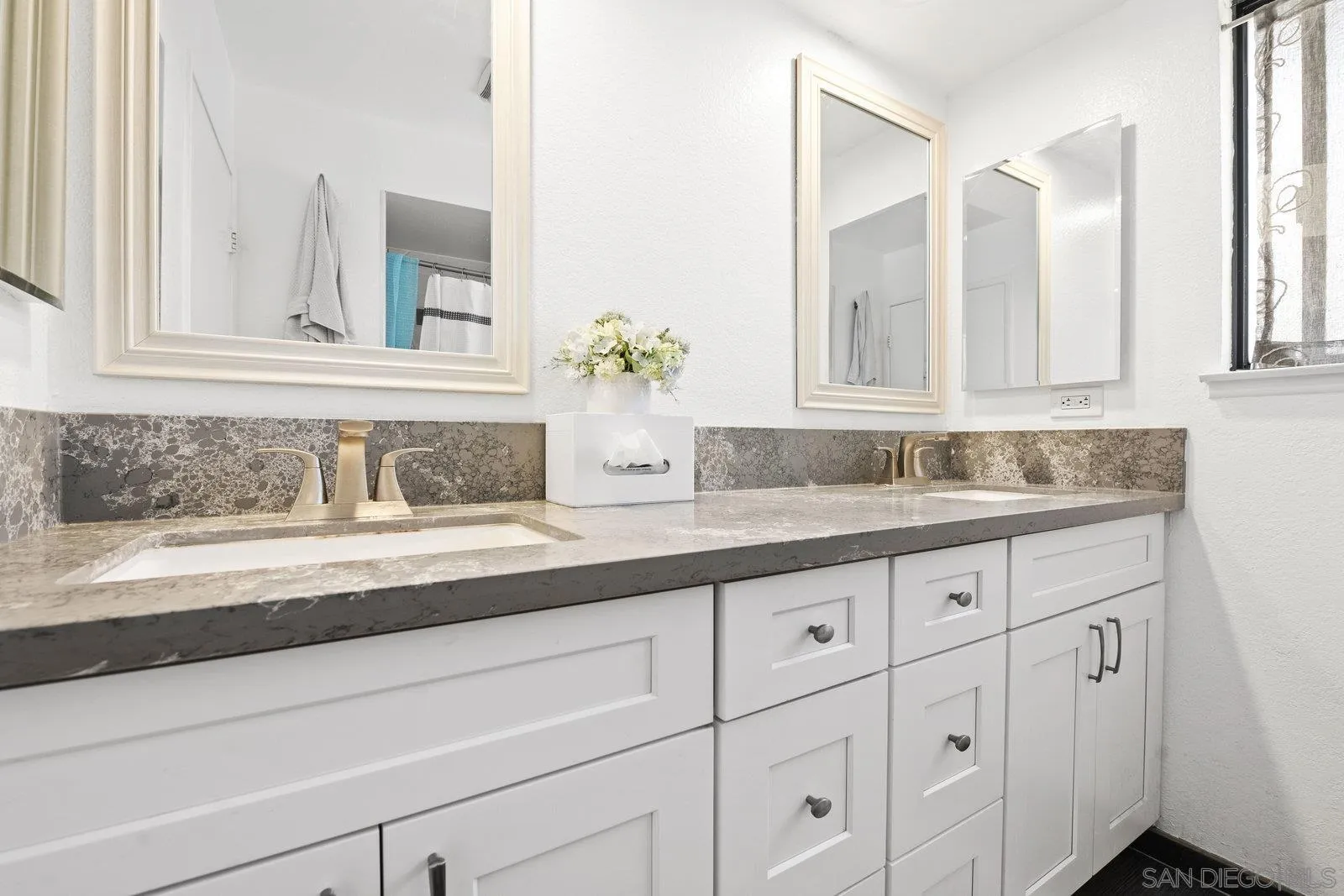 https://cdn.realtyfeed.com/cdn/127/250036390/ab966ac6eac04c7389cddba9419e35a7.webp
