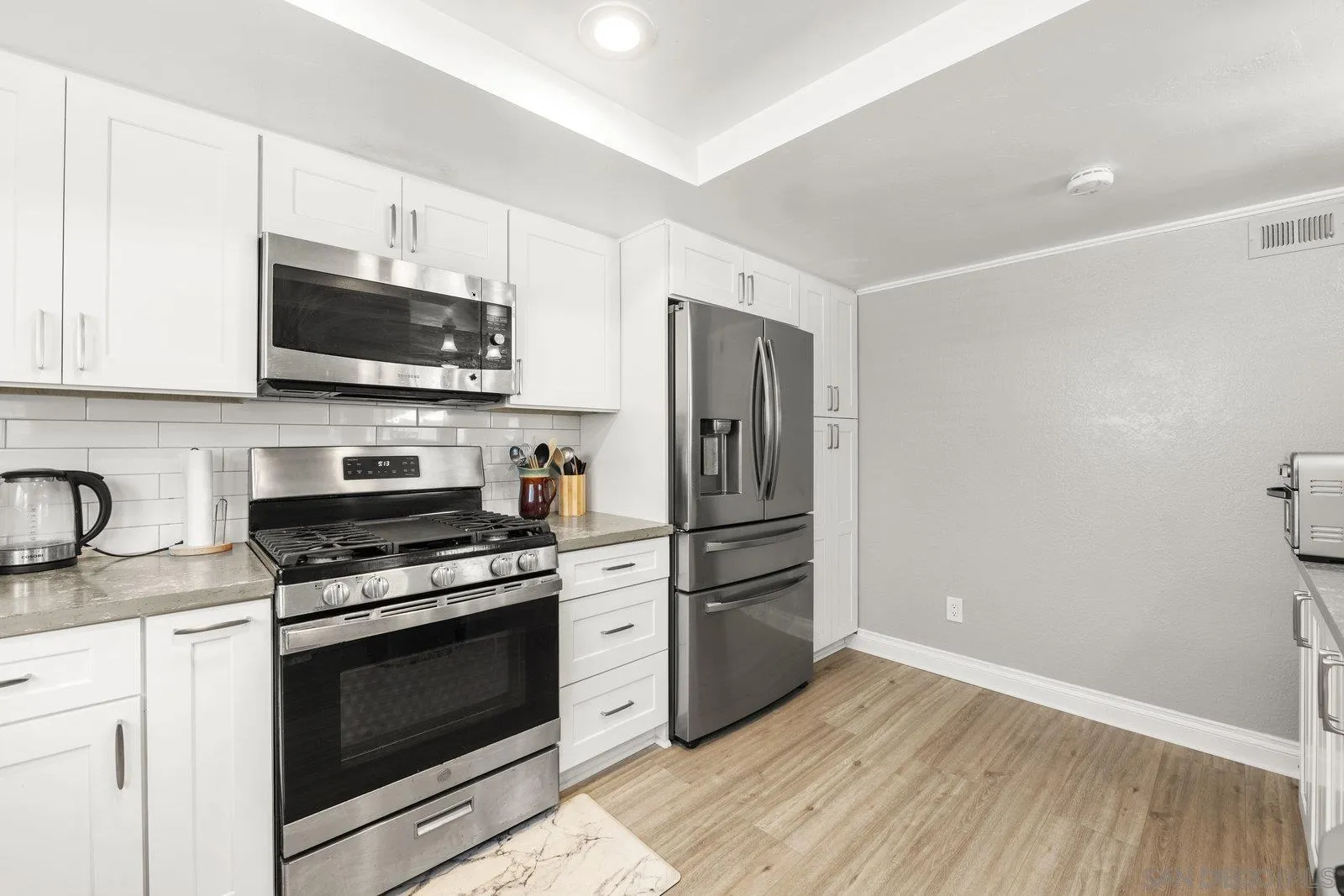 https://cdn.realtyfeed.com/cdn/127/250036390/b2e92c910b7dc185a1ad7de3c2f2445d.webp