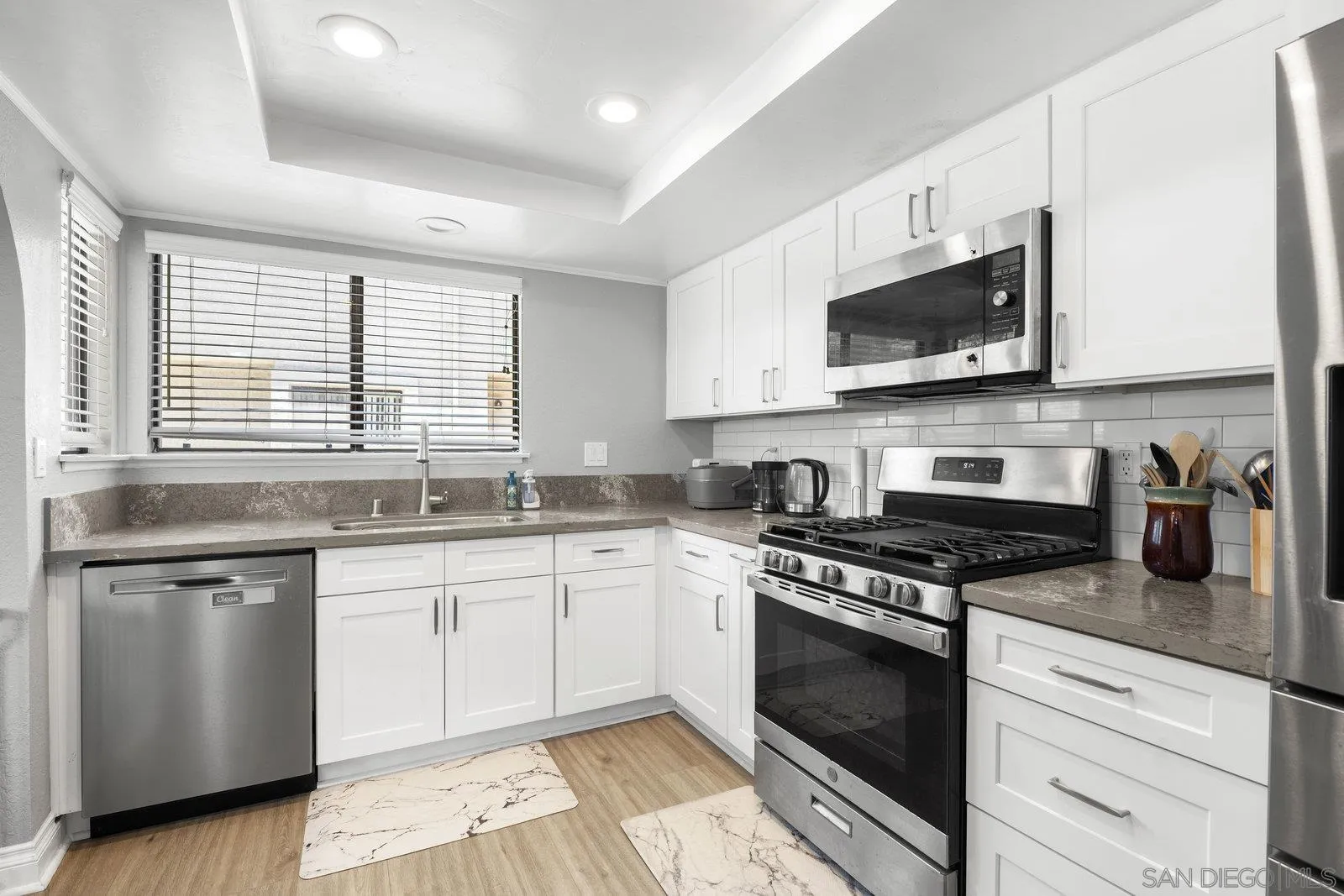 https://cdn.realtyfeed.com/cdn/127/250036390/b4b8473bdc78d815a7191f4d098d8bb8.webp