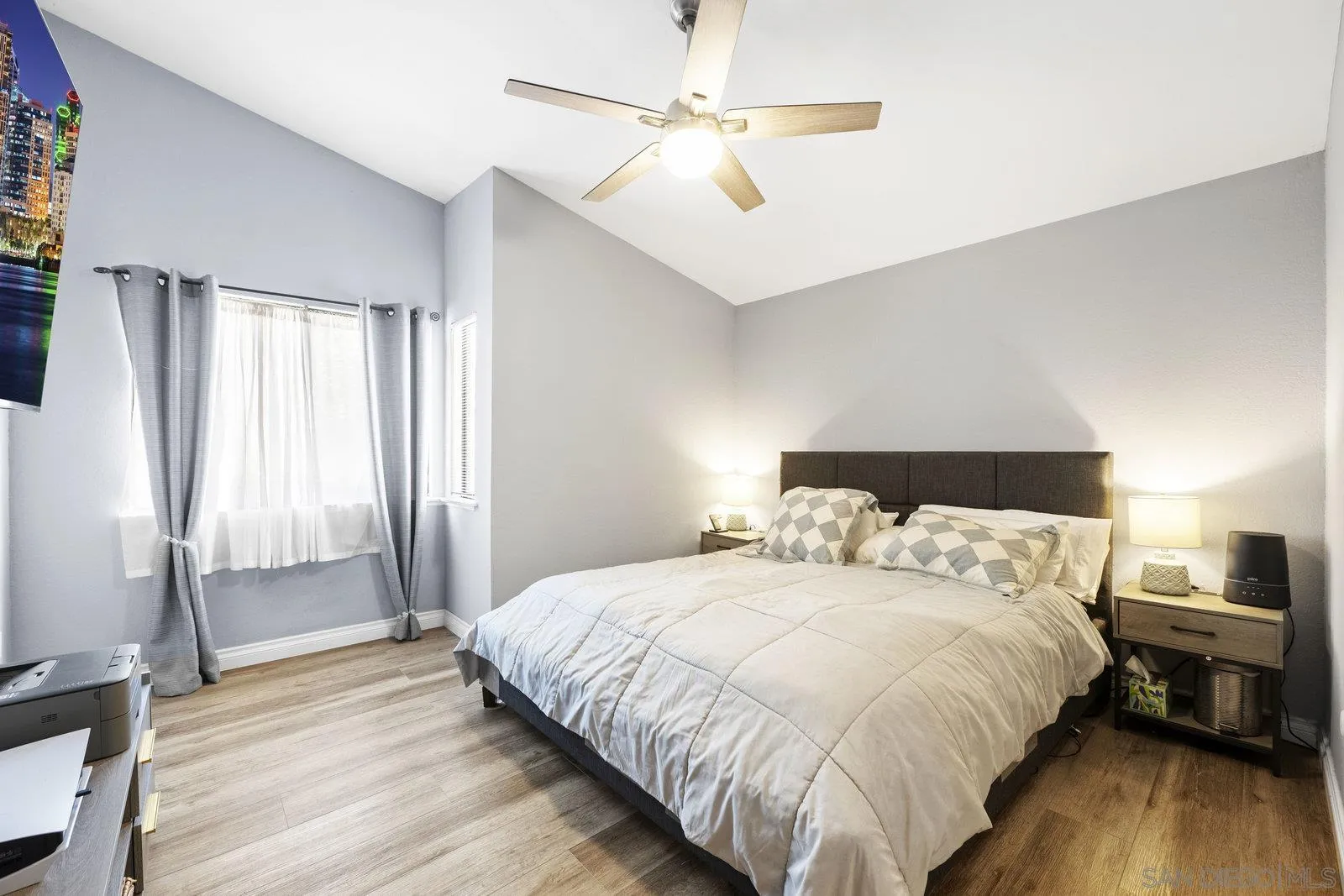 https://cdn.realtyfeed.com/cdn/127/250036390/c0910f5824a1d02981272a3349ea0a75.webp