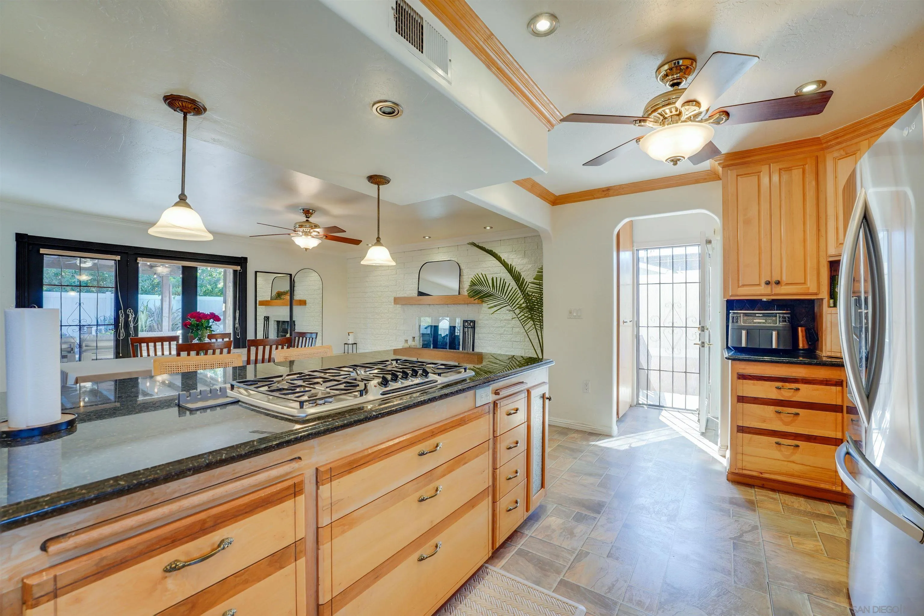 https://cdn.realtyfeed.com/cdn/127/250036393/11d7da36184e8bdd412c76adbaf9449d.webp