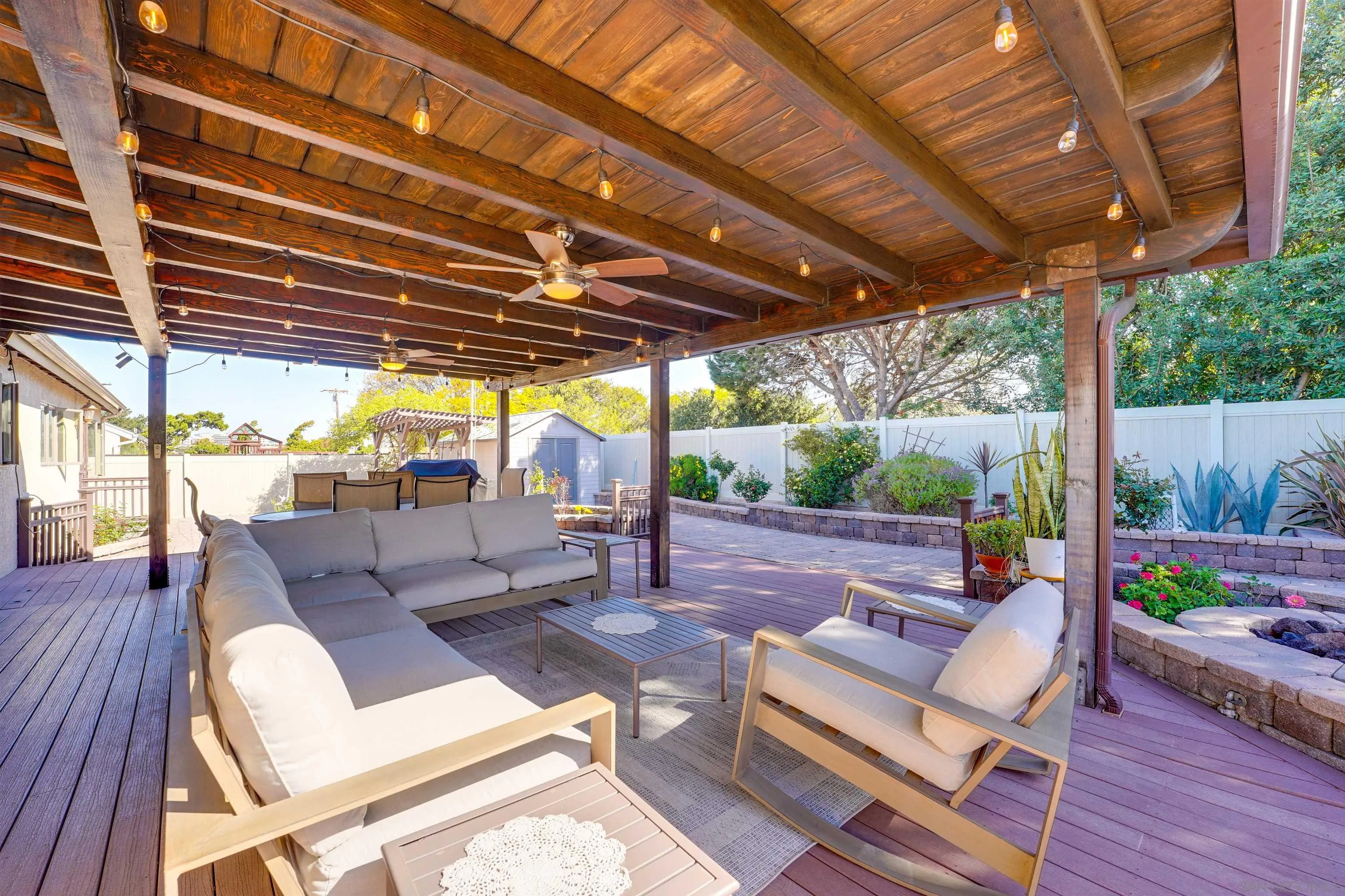 https://cdn.realtyfeed.com/cdn/127/250036393/27bced61c8afa201b50feb90e5ab82c1.webp