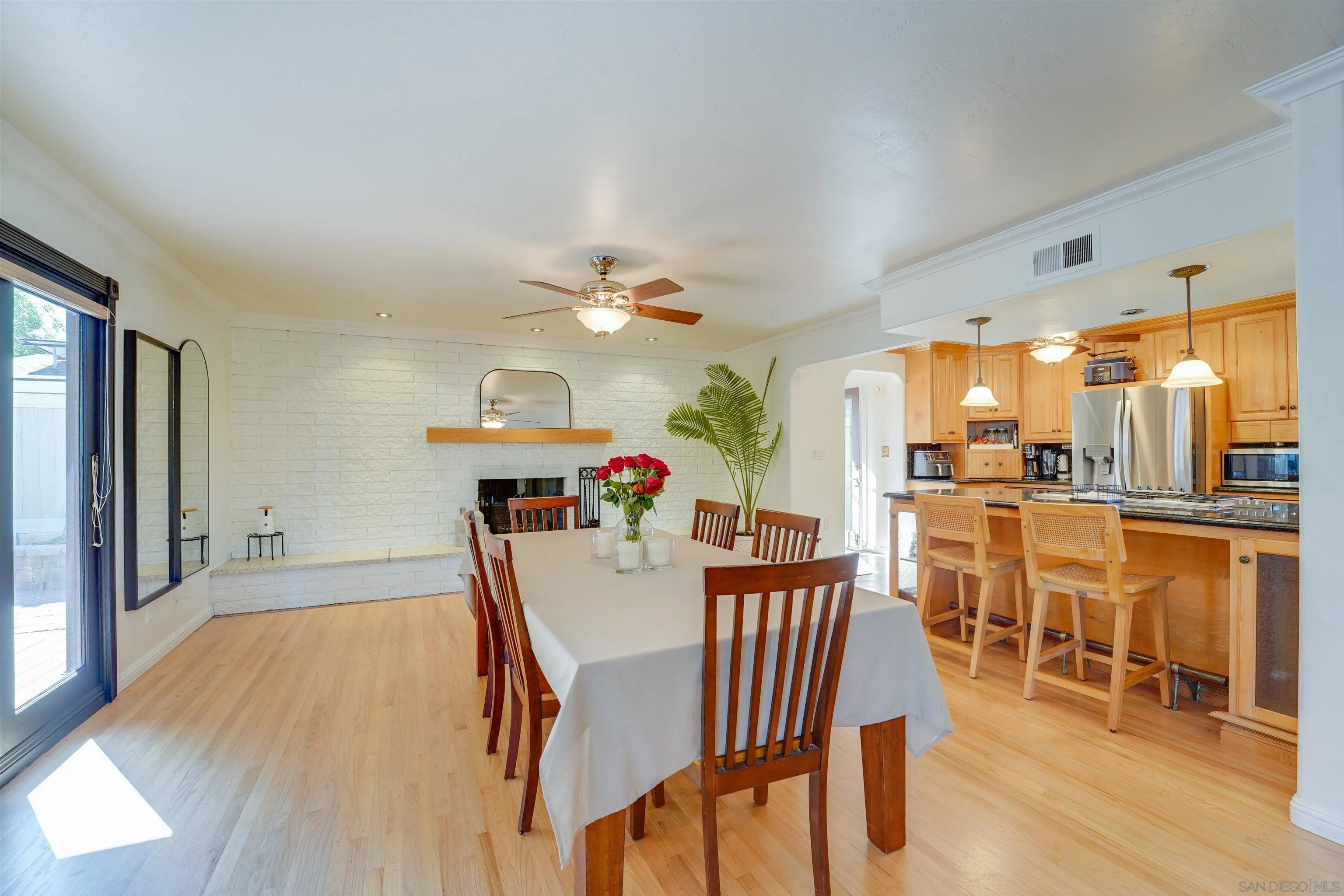 https://cdn.realtyfeed.com/cdn/127/250036393/2b153c04a7bb9c95291410487d4db26c.webp