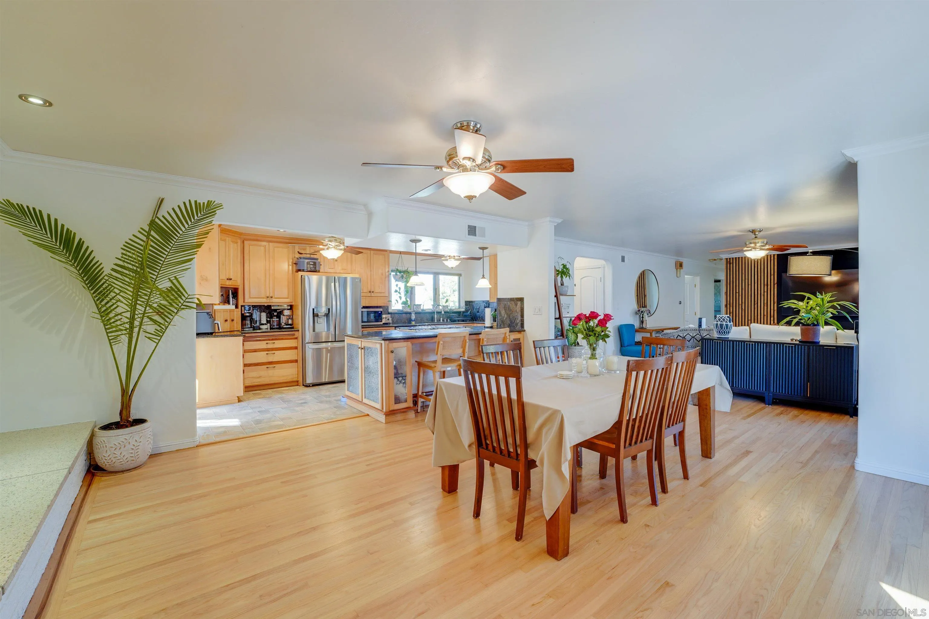 https://cdn.realtyfeed.com/cdn/127/250036393/43a5e5640ef50aaf578596d5b5c0412c.webp