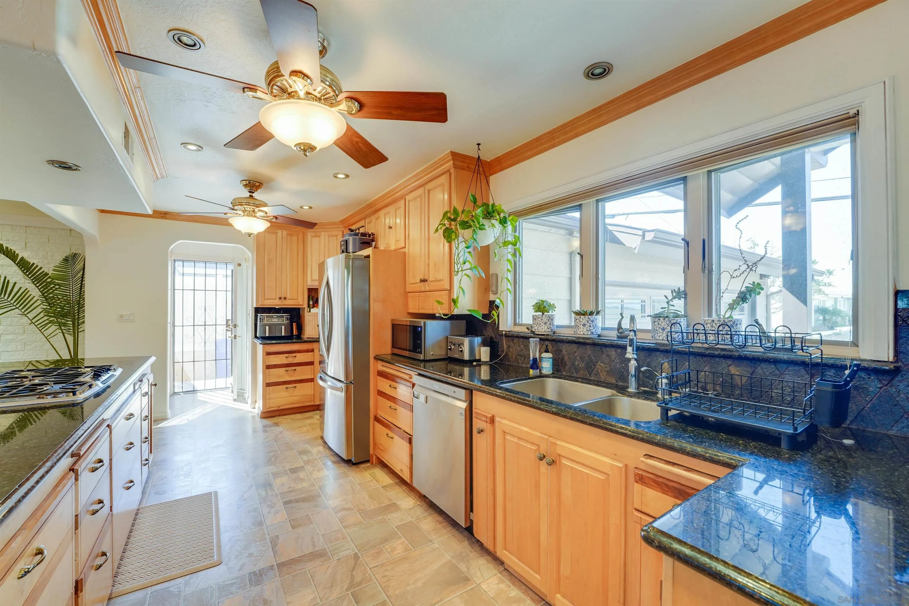 https://cdn.realtyfeed.com/cdn/127/250036393/47fa0a815e21dd62908fbbcd57b7171b.webp