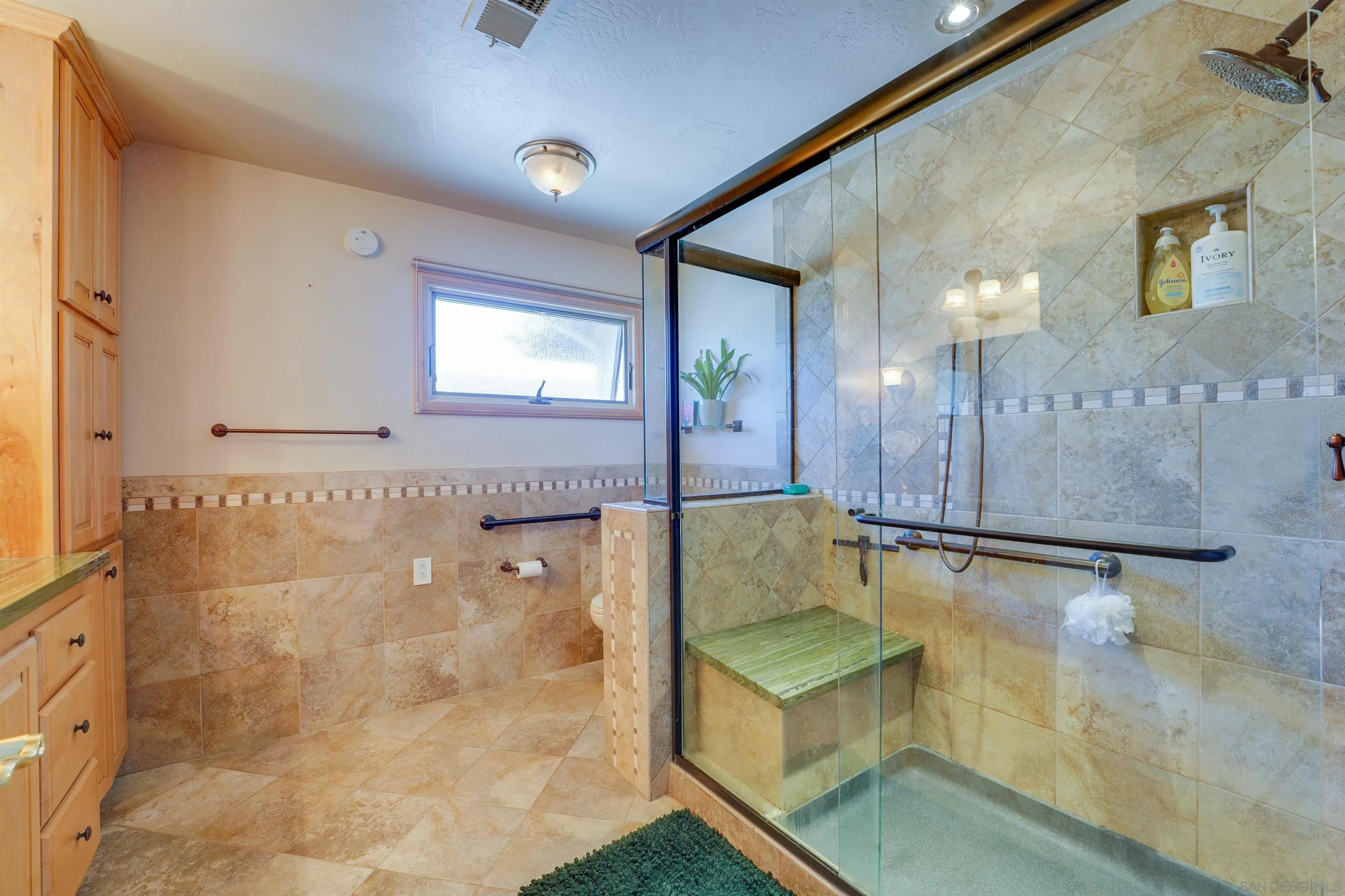 https://cdn.realtyfeed.com/cdn/127/250036393/5aacafe4265a63fd4d218f54decbf6c9.webp