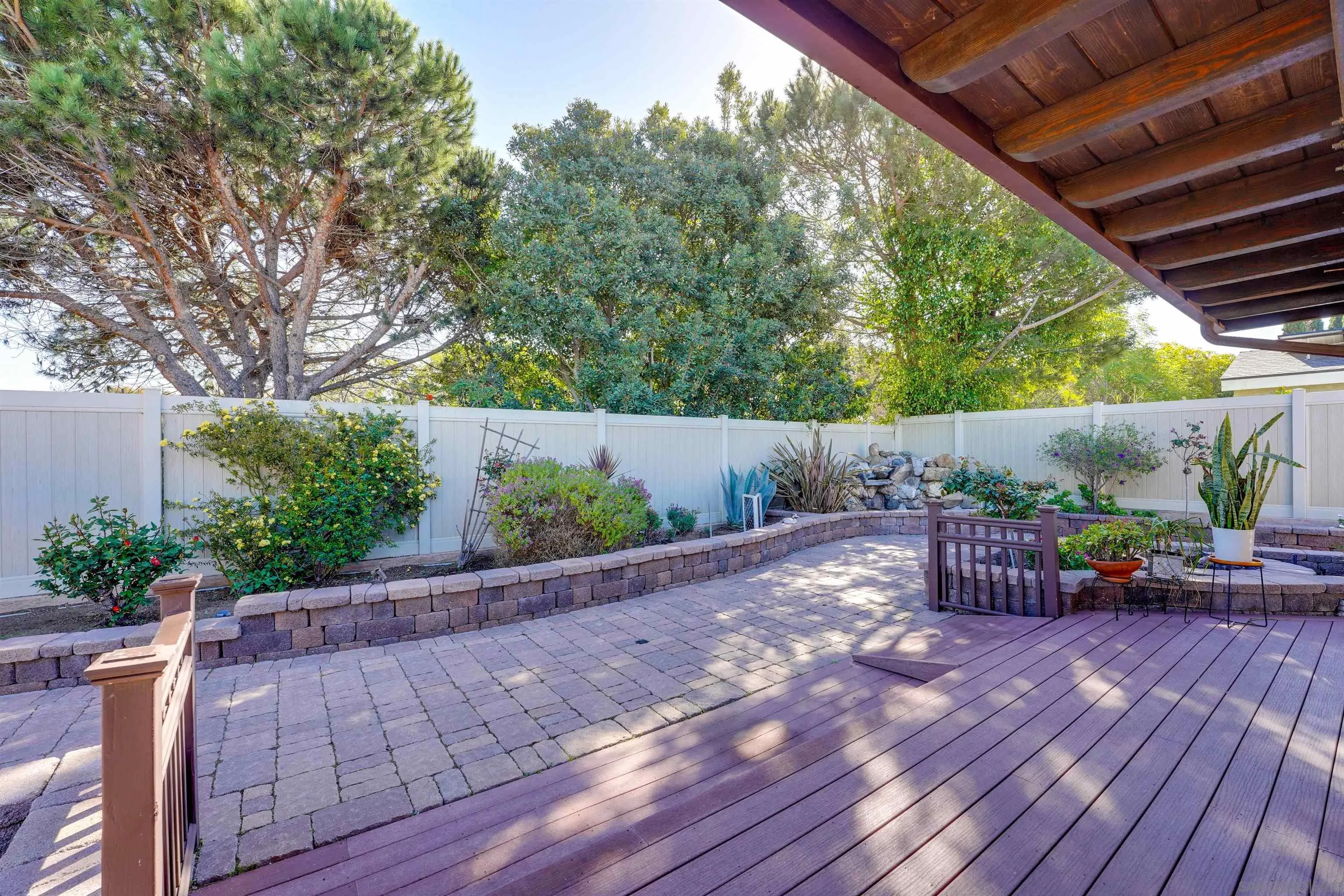 https://cdn.realtyfeed.com/cdn/127/250036393/5c7b7de248f27370e3752515c69165a9.webp