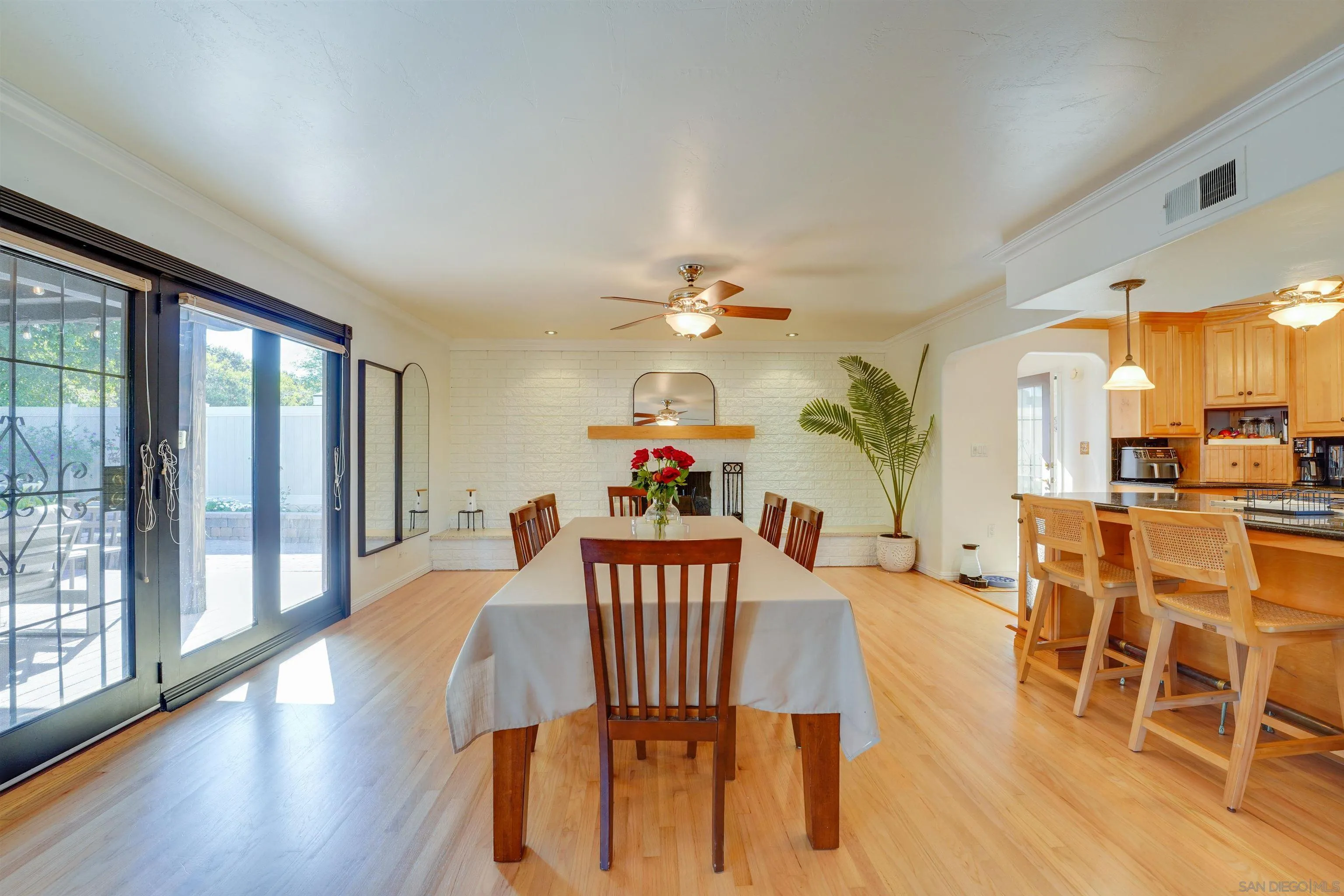 https://cdn.realtyfeed.com/cdn/127/250036393/9be5ea787aebda865a167a89514fdb73.webp