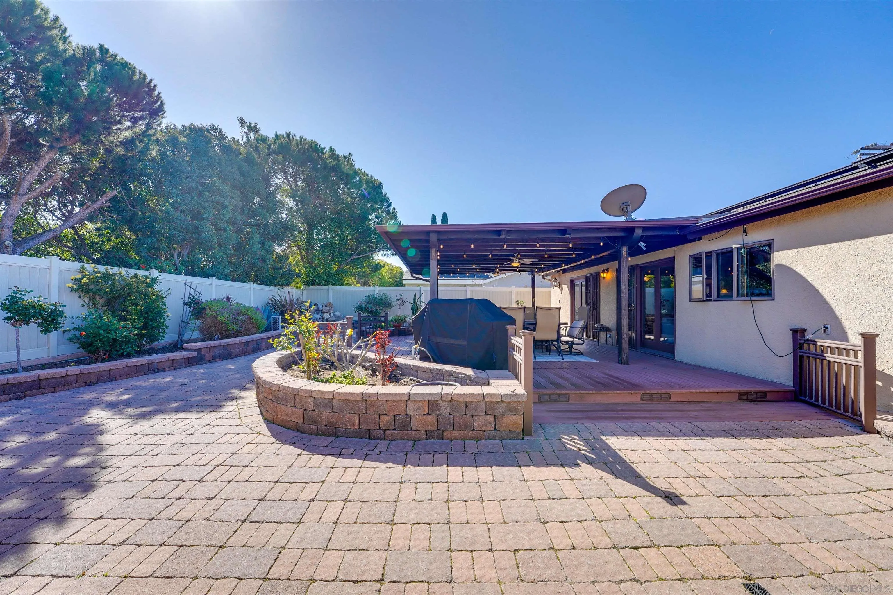 https://cdn.realtyfeed.com/cdn/127/250036393/a3775bb13bde53a68f10b55d855c09a3.webp