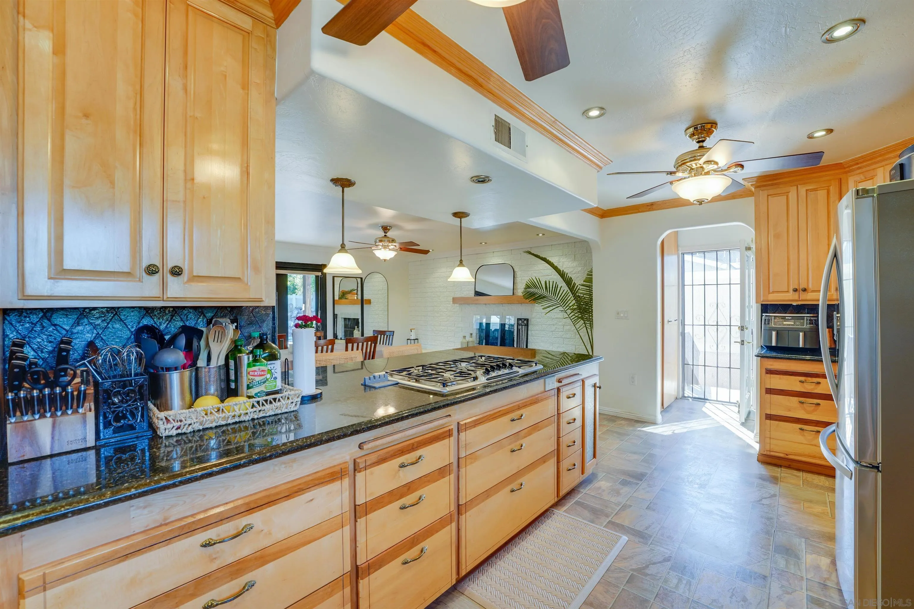https://cdn.realtyfeed.com/cdn/127/250036393/d1ebcd876ace86909b614cb860e01e83.webp