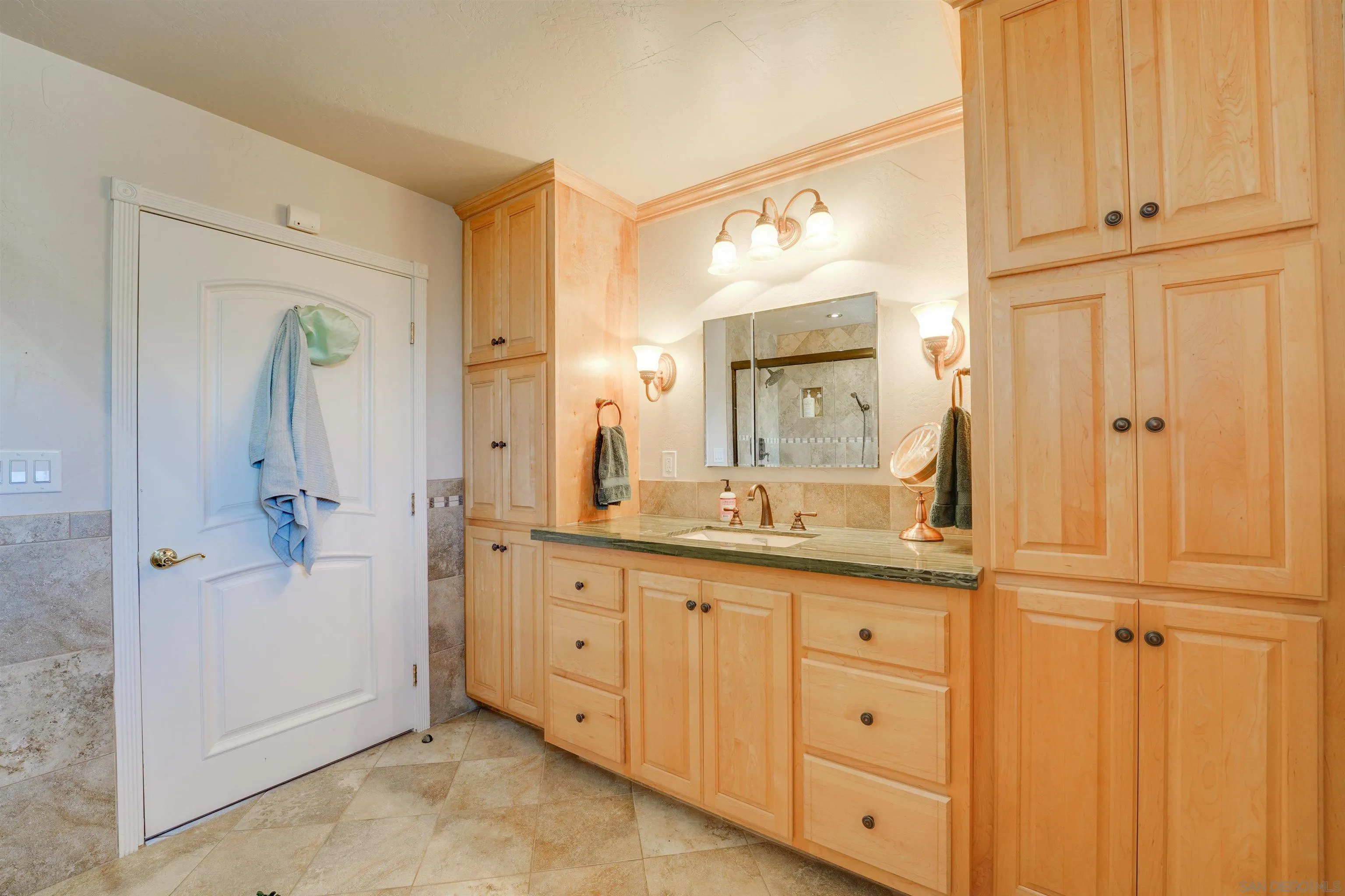 https://cdn.realtyfeed.com/cdn/127/250036393/deddfe51c76c09aee60584a12f646bd5.webp