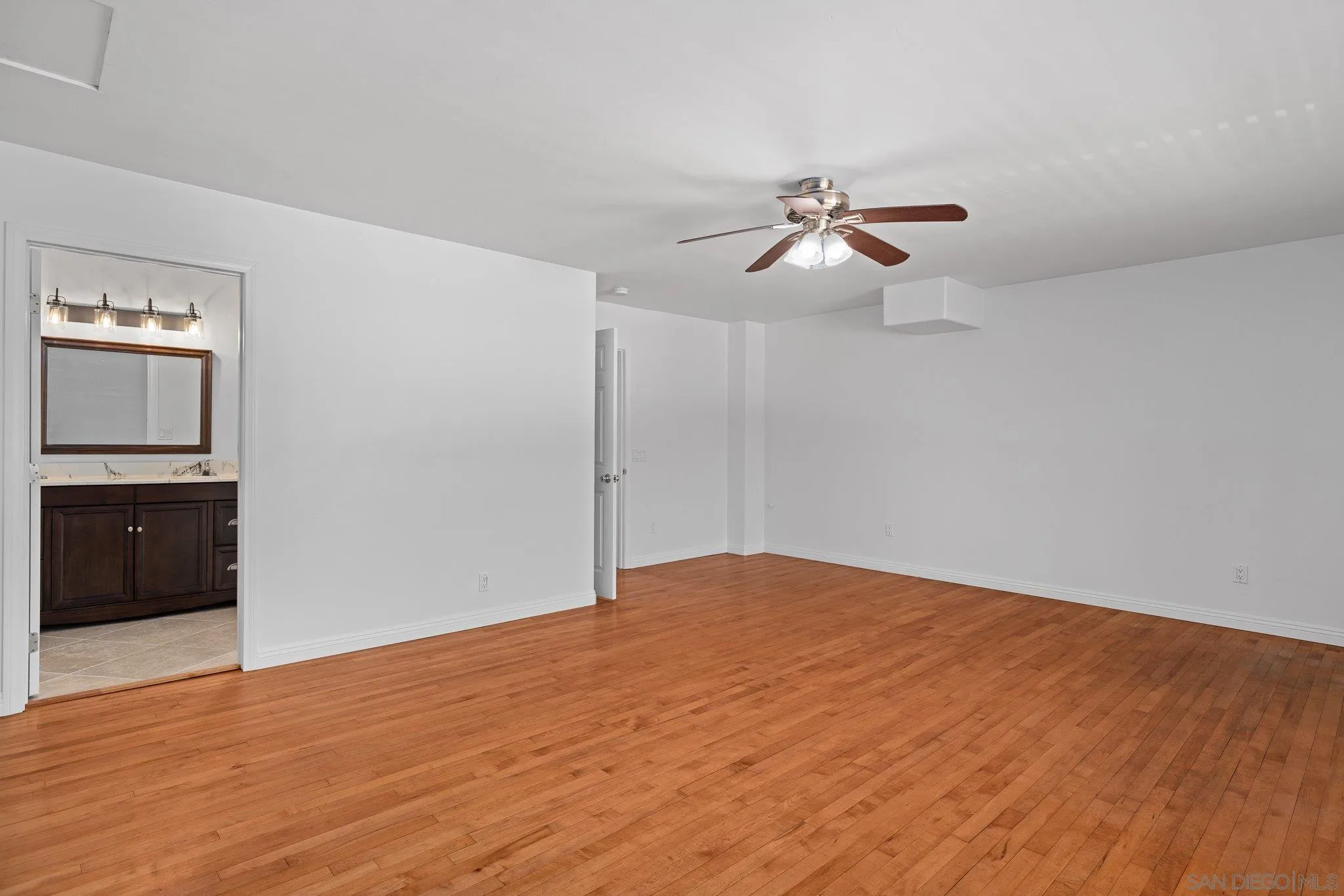 https://cdn.realtyfeed.com/cdn/127/250036394/19047d347f6a5cc13af8a5c23a151178.webp