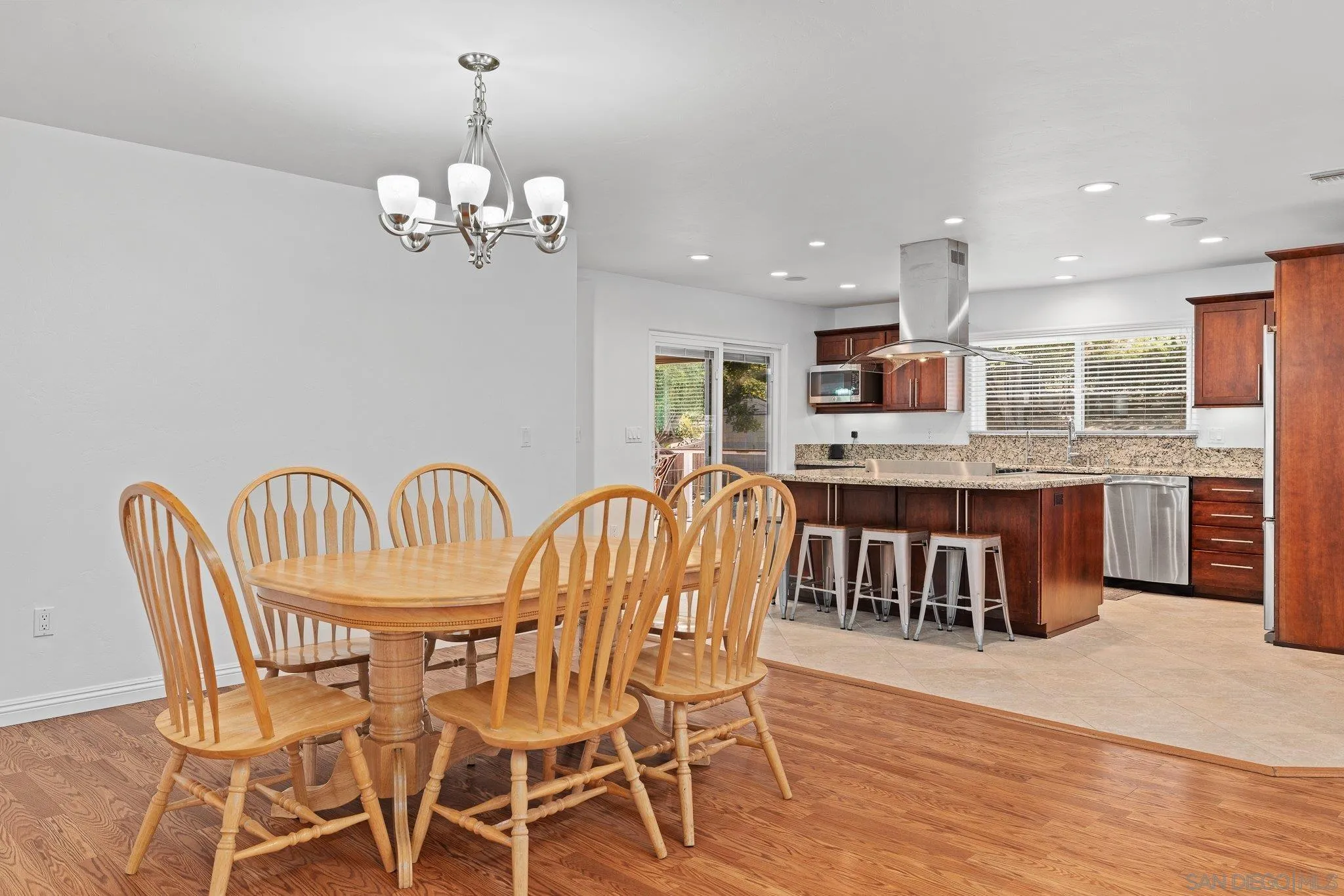 https://cdn.realtyfeed.com/cdn/127/250036394/357e70316227061dbe9dbcf59bd78dc7.webp