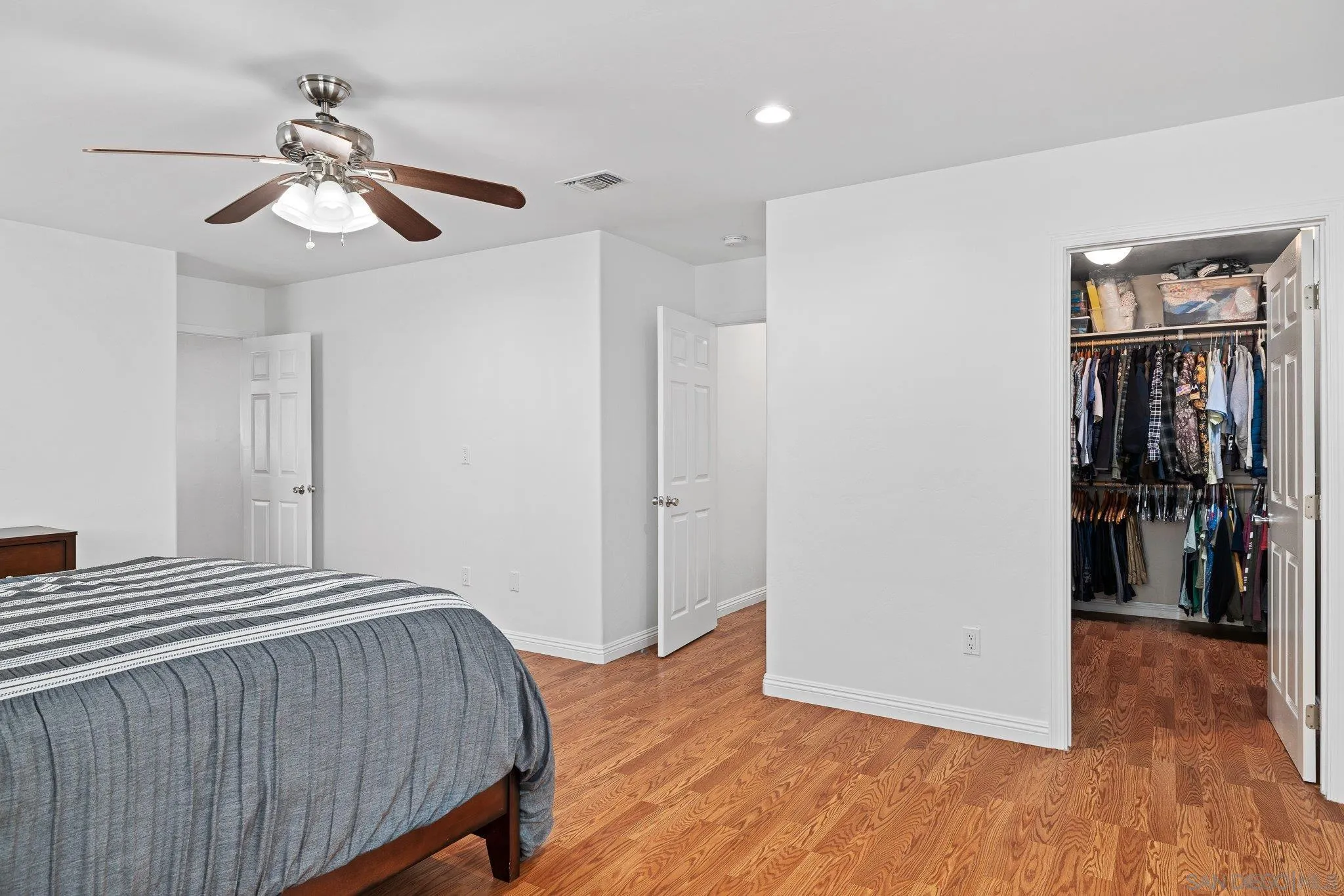 https://cdn.realtyfeed.com/cdn/127/250036394/505e3872bdd8e3e0ce9849e4320917b9.webp