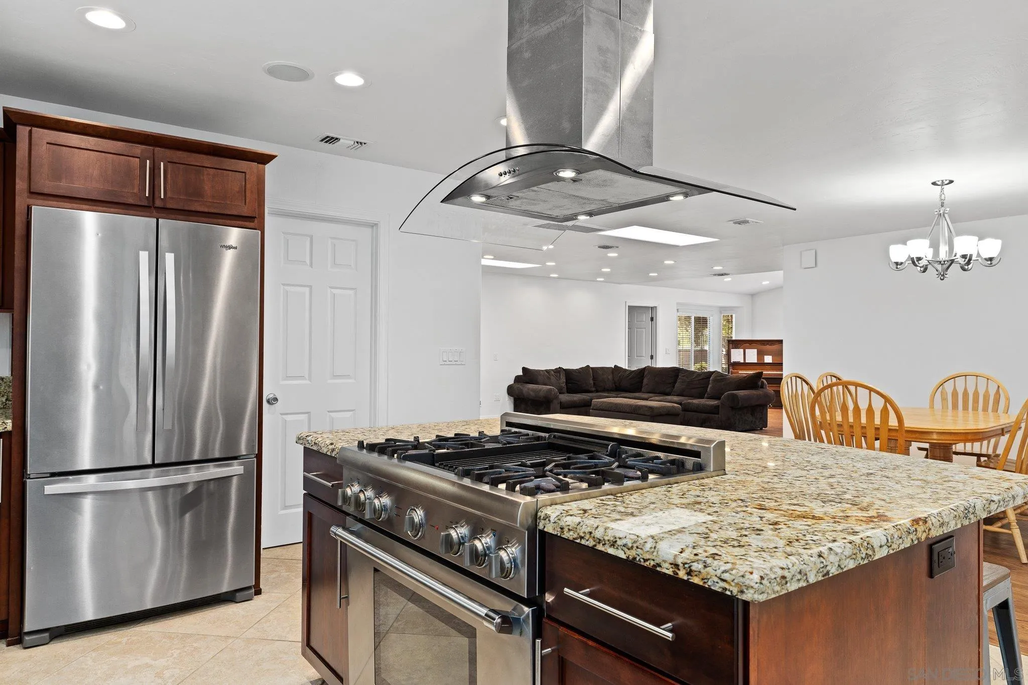 https://cdn.realtyfeed.com/cdn/127/250036394/5e90177b6cc5b1e272d96b0bc804a9d0.webp