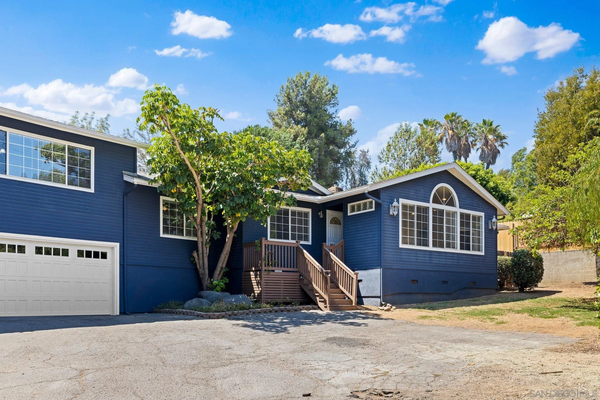https://cdn.realtyfeed.com/cdn/127/250036394/c9ed9c85450062a0ae742002c65dd1db.webp