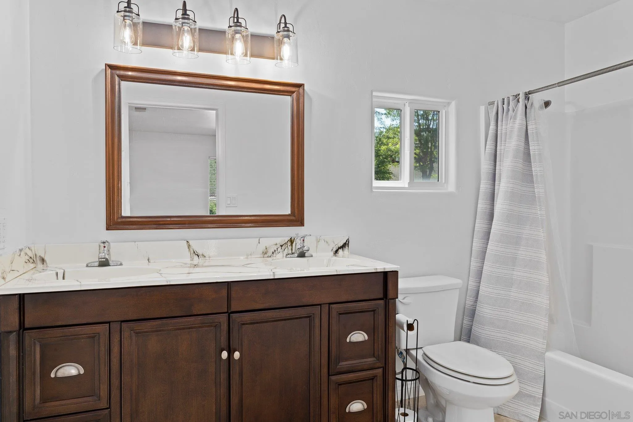https://cdn.realtyfeed.com/cdn/127/250036394/e01947e6898b9549476504c4b58949ec.webp