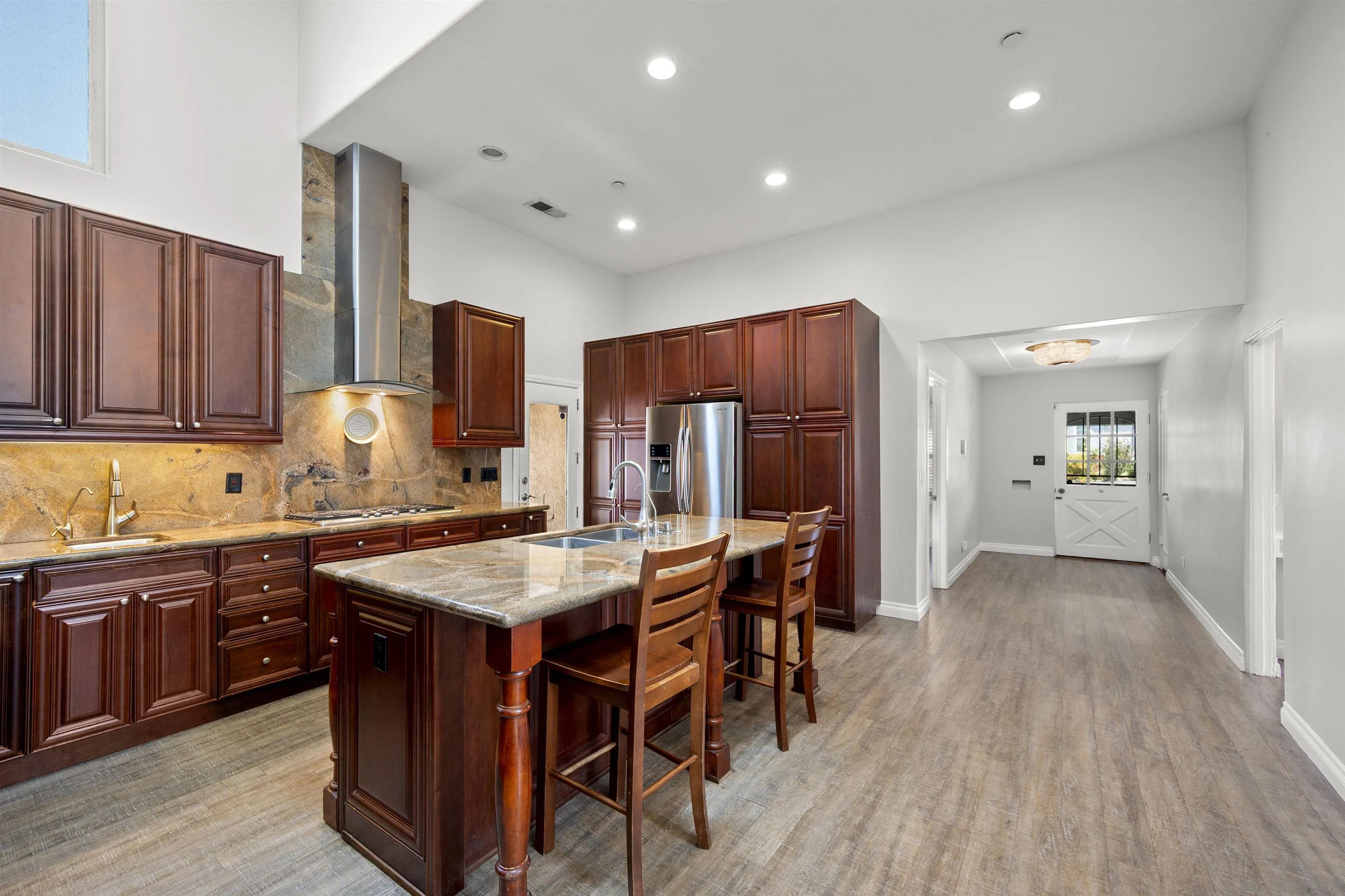 https://cdn.realtyfeed.com/cdn/127/250036395/0c6d3ff969c491b09d9f563706bbfdbc.webp