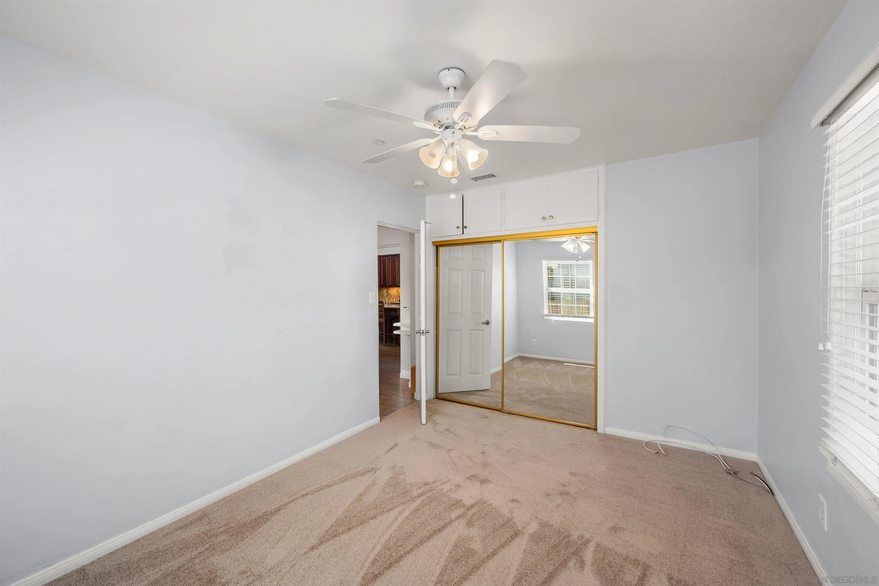 https://cdn.realtyfeed.com/cdn/127/250036395/67da78da8fbfd170a8b48997dfa38998.webp