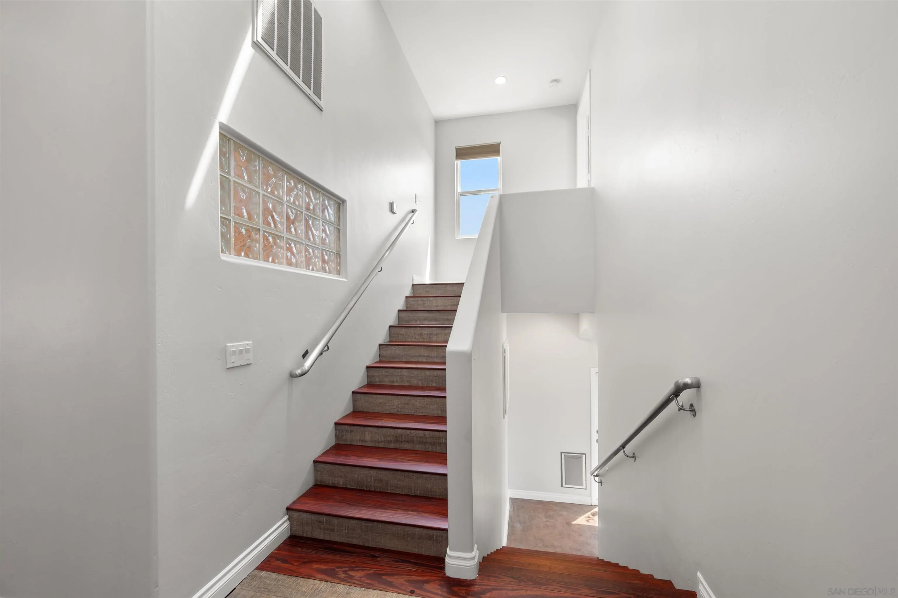 https://cdn.realtyfeed.com/cdn/127/250036395/b8c83277808dc1f905a9c091522c93b5.webp
