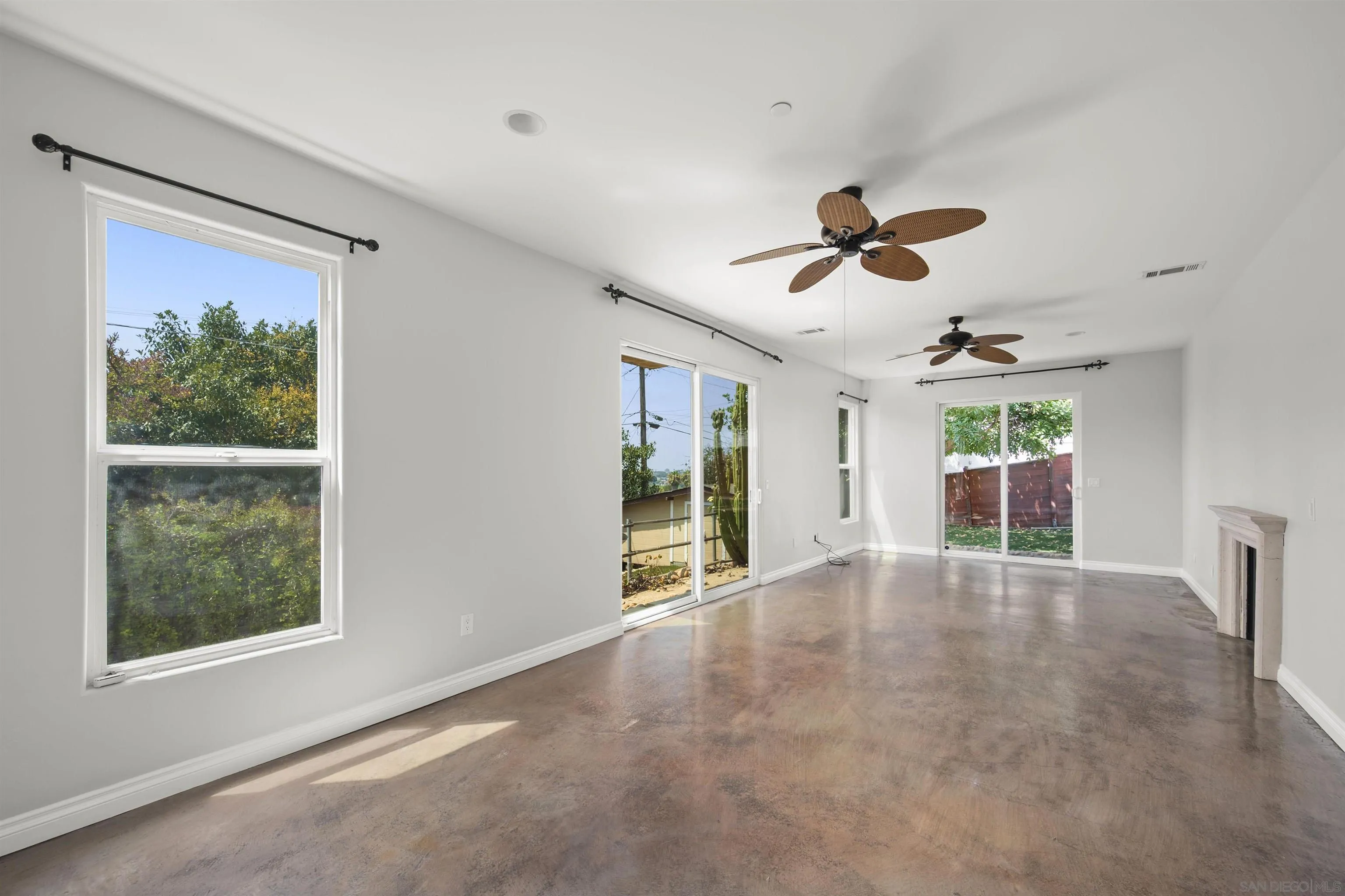 https://cdn.realtyfeed.com/cdn/127/250036395/e87d0b84f3f797836afee1e1b7f21771.webp