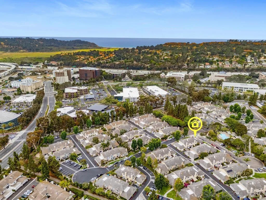https://cdn.realtyfeed.com/cdn/127/250036396/2532401d2105c2d1dc5748f1482393dd.webp