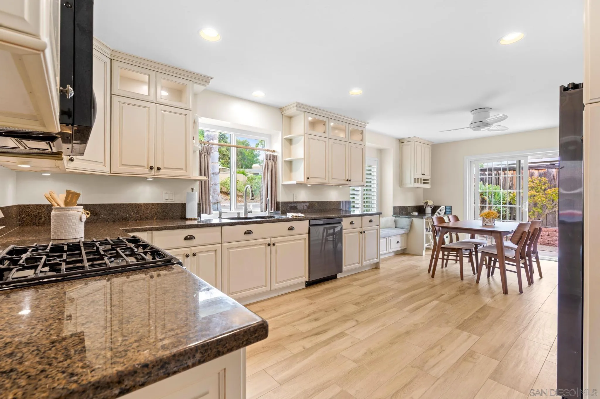 https://cdn.realtyfeed.com/cdn/127/250036396/2fd67b5b5a44116085fc48aa89d010bf.webp