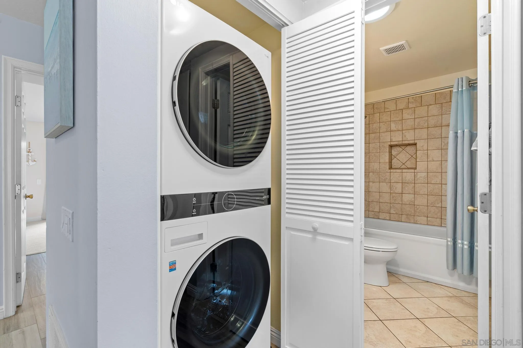 https://cdn.realtyfeed.com/cdn/127/250036396/38798d7de906c8ea153fb7872b32ed38.webp