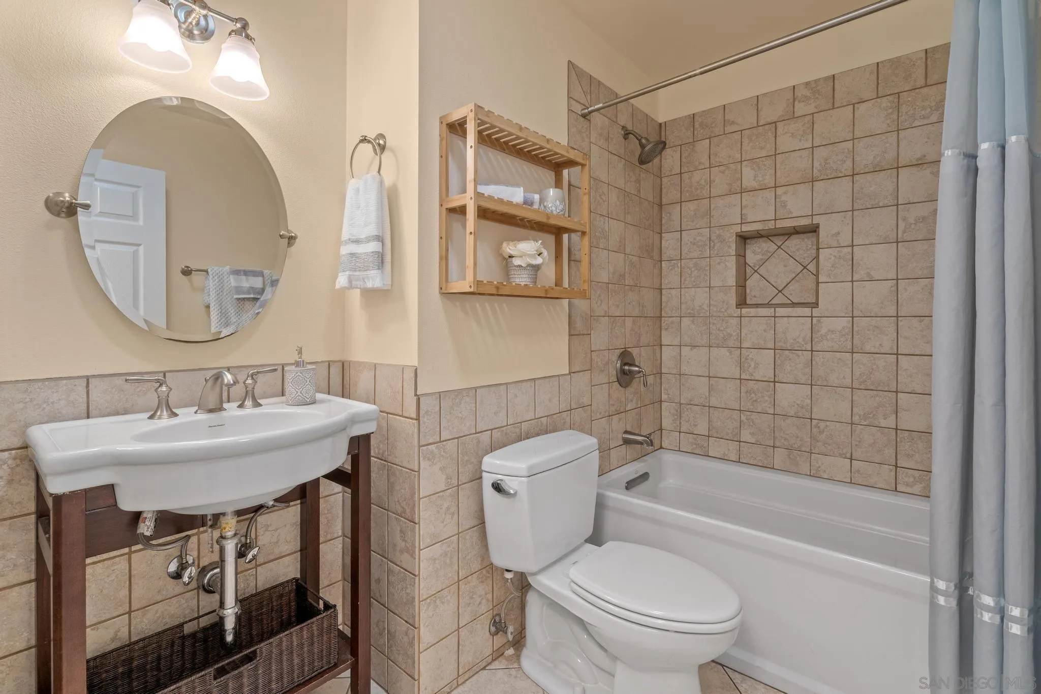 https://cdn.realtyfeed.com/cdn/127/250036396/a64395c1a24f99339cf2637e0a11433a.webp
