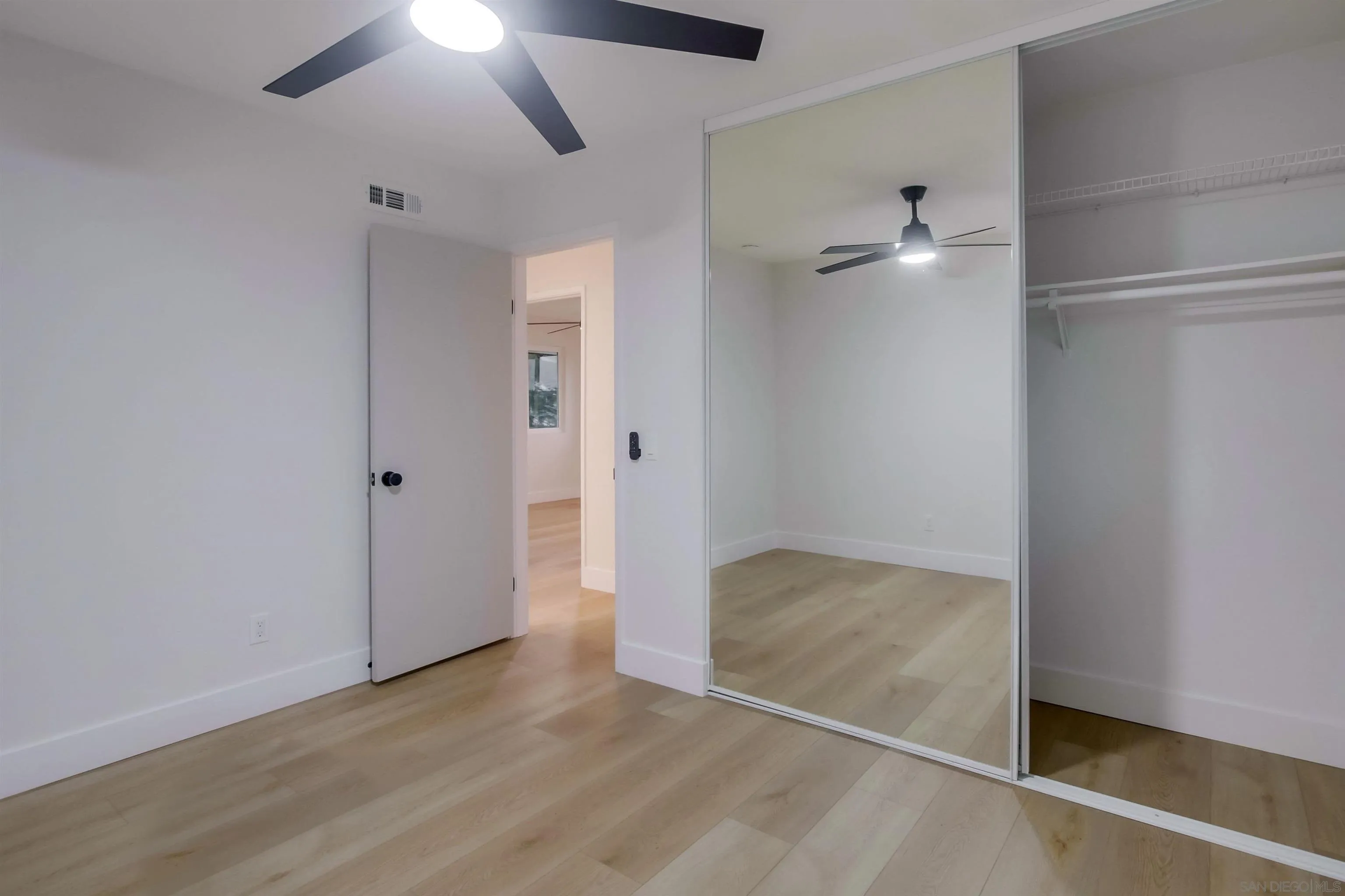 https://cdn.realtyfeed.com/cdn/127/250036397/49b8d566e692eed258d911c8f9398cbb.webp