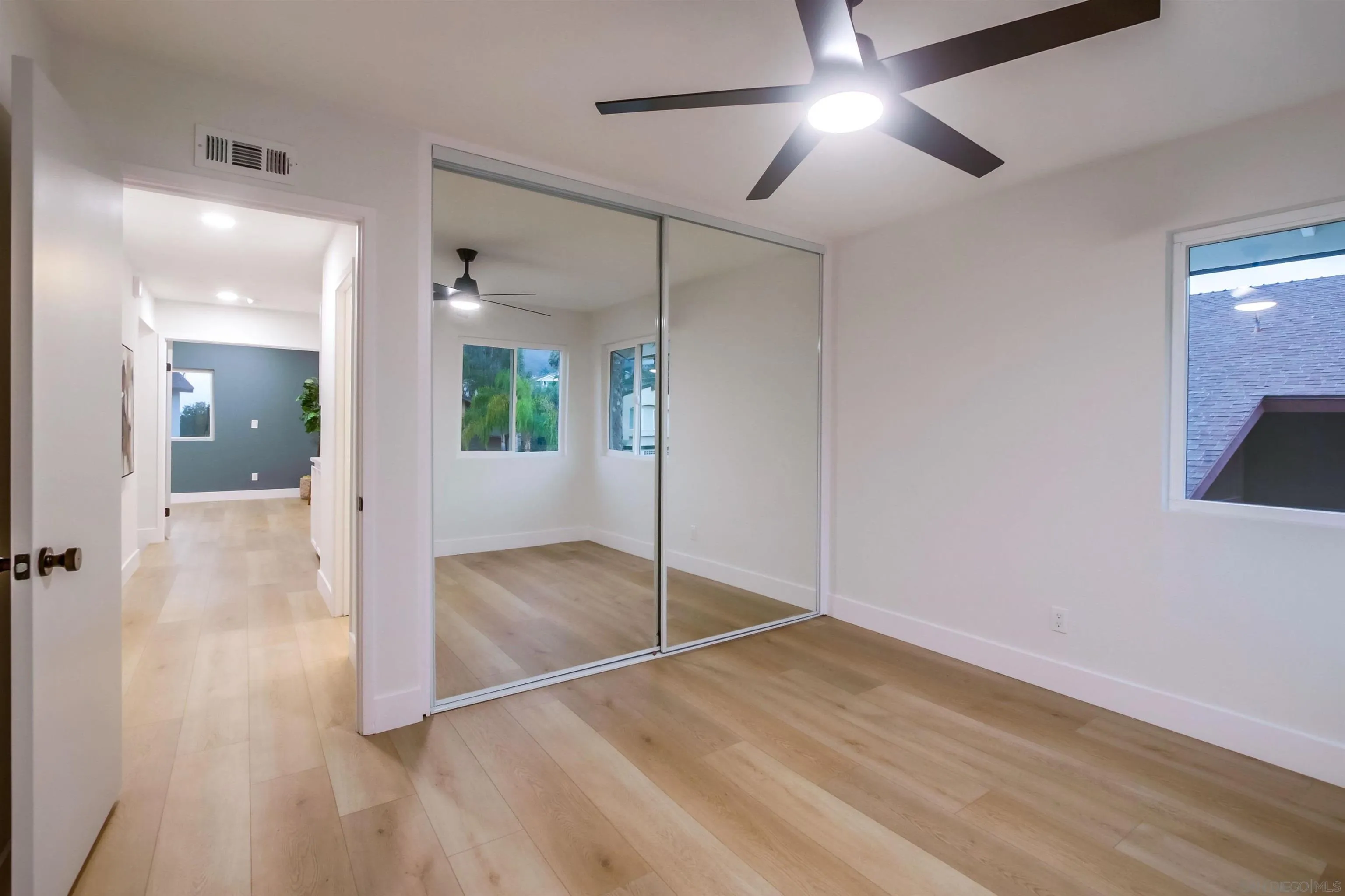 https://cdn.realtyfeed.com/cdn/127/250036397/73ead9e10f8eadb7c32900151642632f.webp