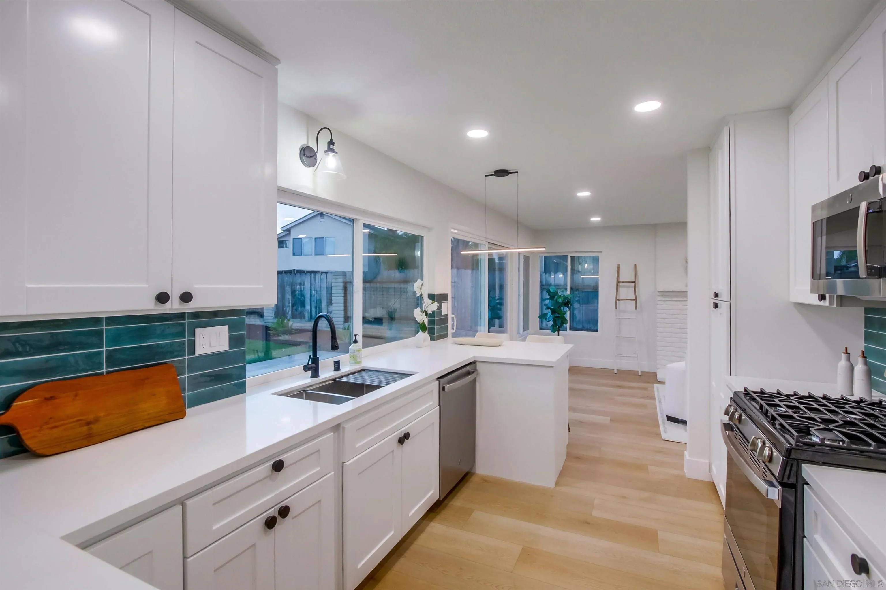 https://cdn.realtyfeed.com/cdn/127/250036397/7ed88017257a0f3fb7093e13eeca9a8e.webp