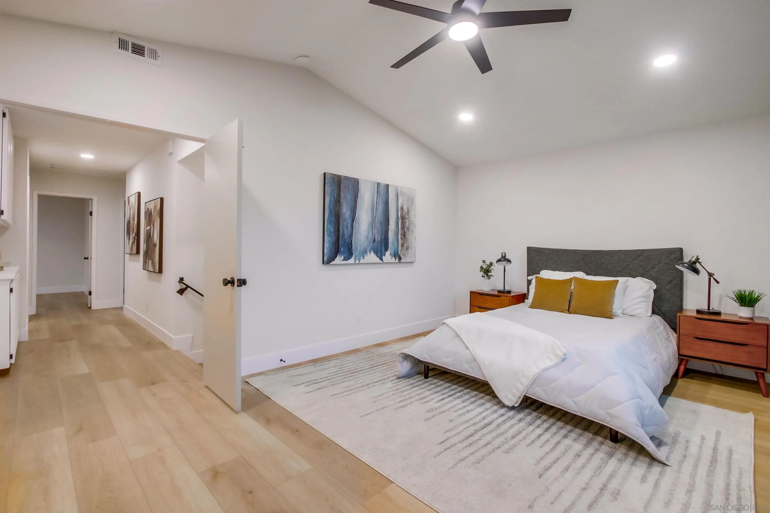 https://cdn.realtyfeed.com/cdn/127/250036397/9e78d265ed56c81e638ffbef263f72d3.webp