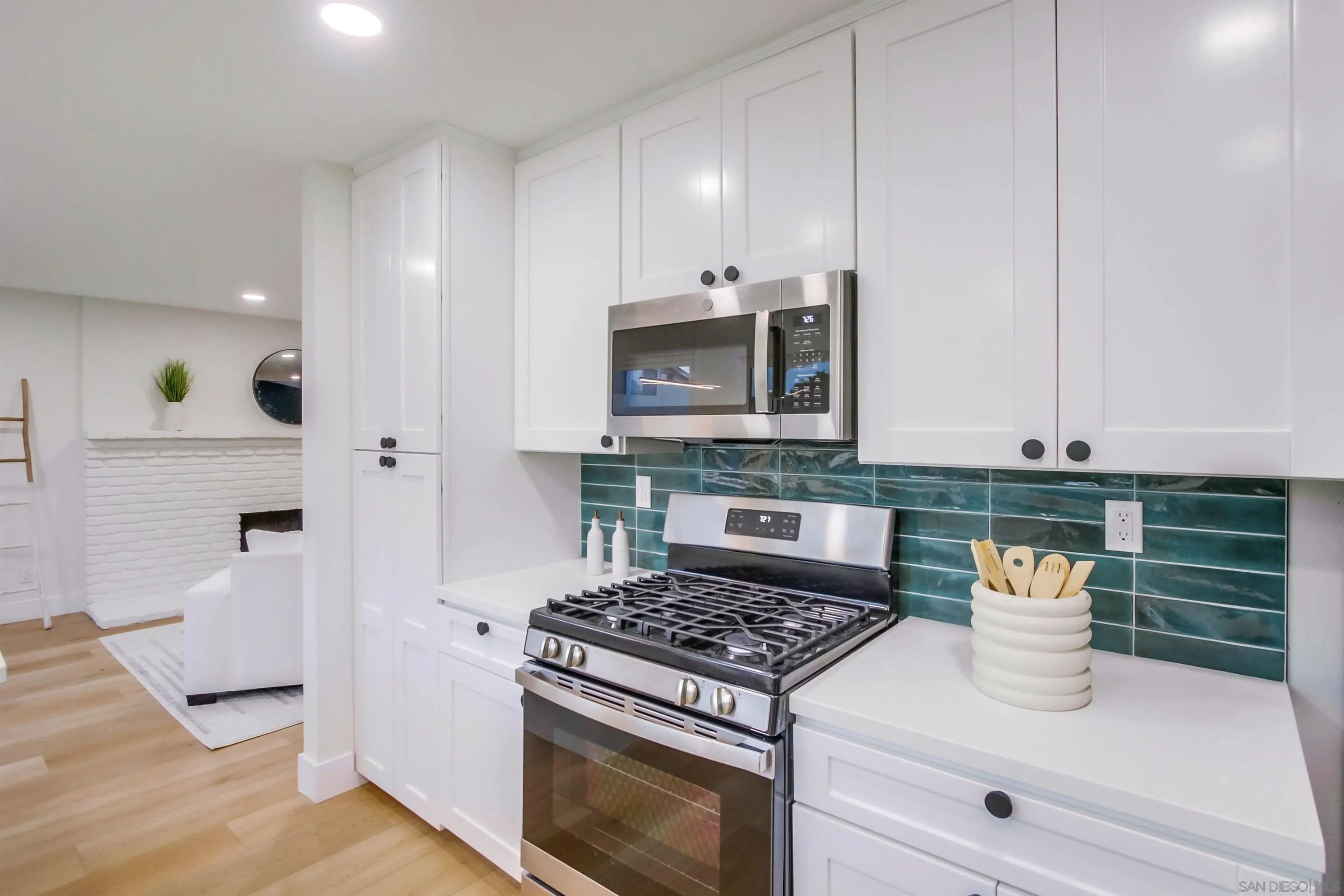 https://cdn.realtyfeed.com/cdn/127/250036397/dc2cf3f3e1ebd5e02558fae958626656.webp