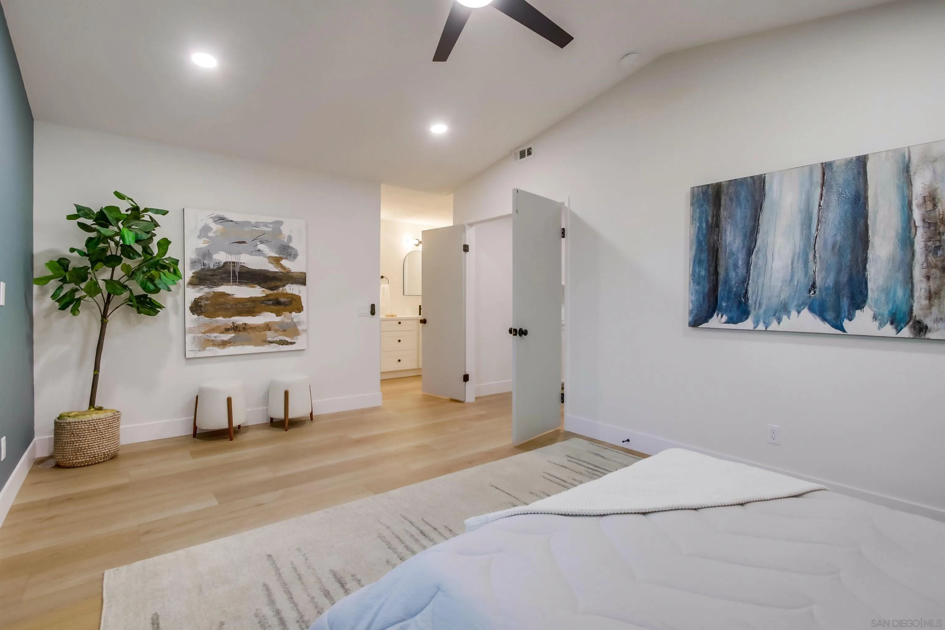 https://cdn.realtyfeed.com/cdn/127/250036397/fdc283e8e39345a20a71135553ddec83.webp