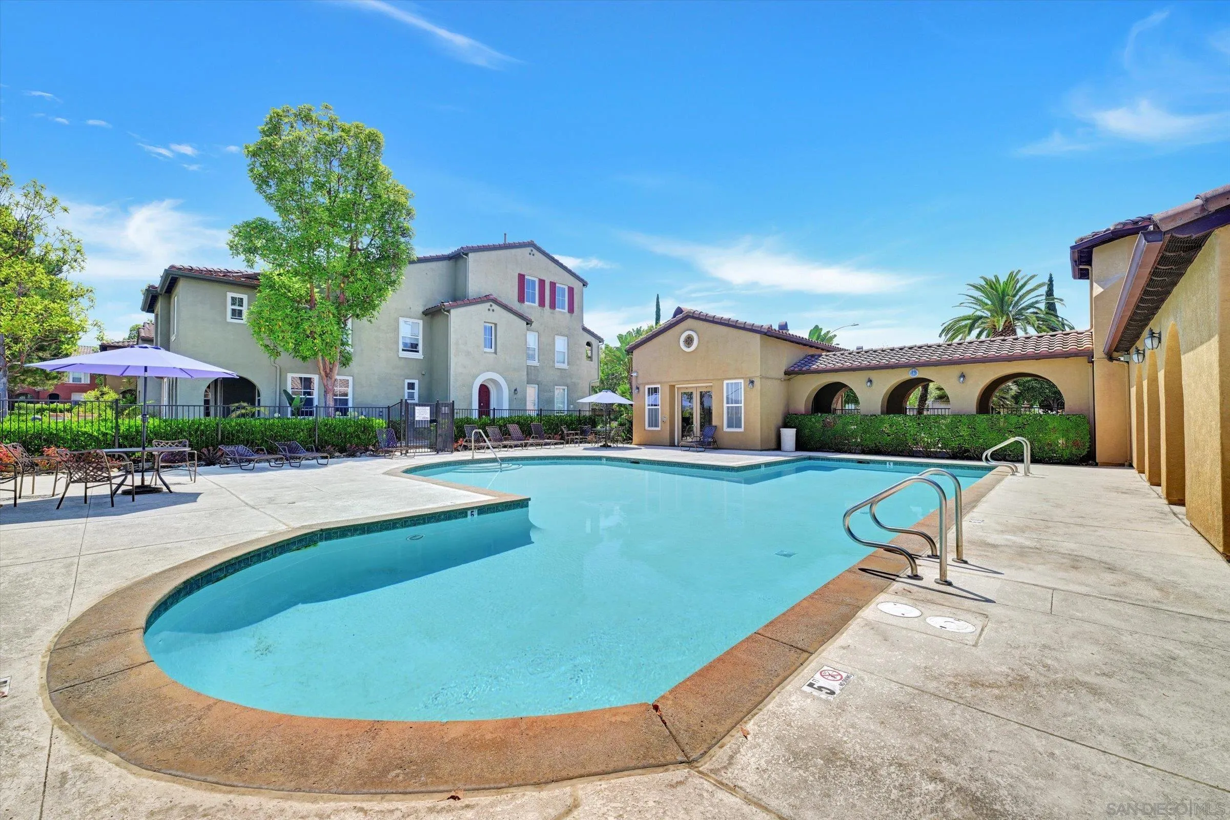 https://cdn.realtyfeed.com/cdn/127/250036399/01ac4d9b1aee018003b32cdadec1fbcb.webp