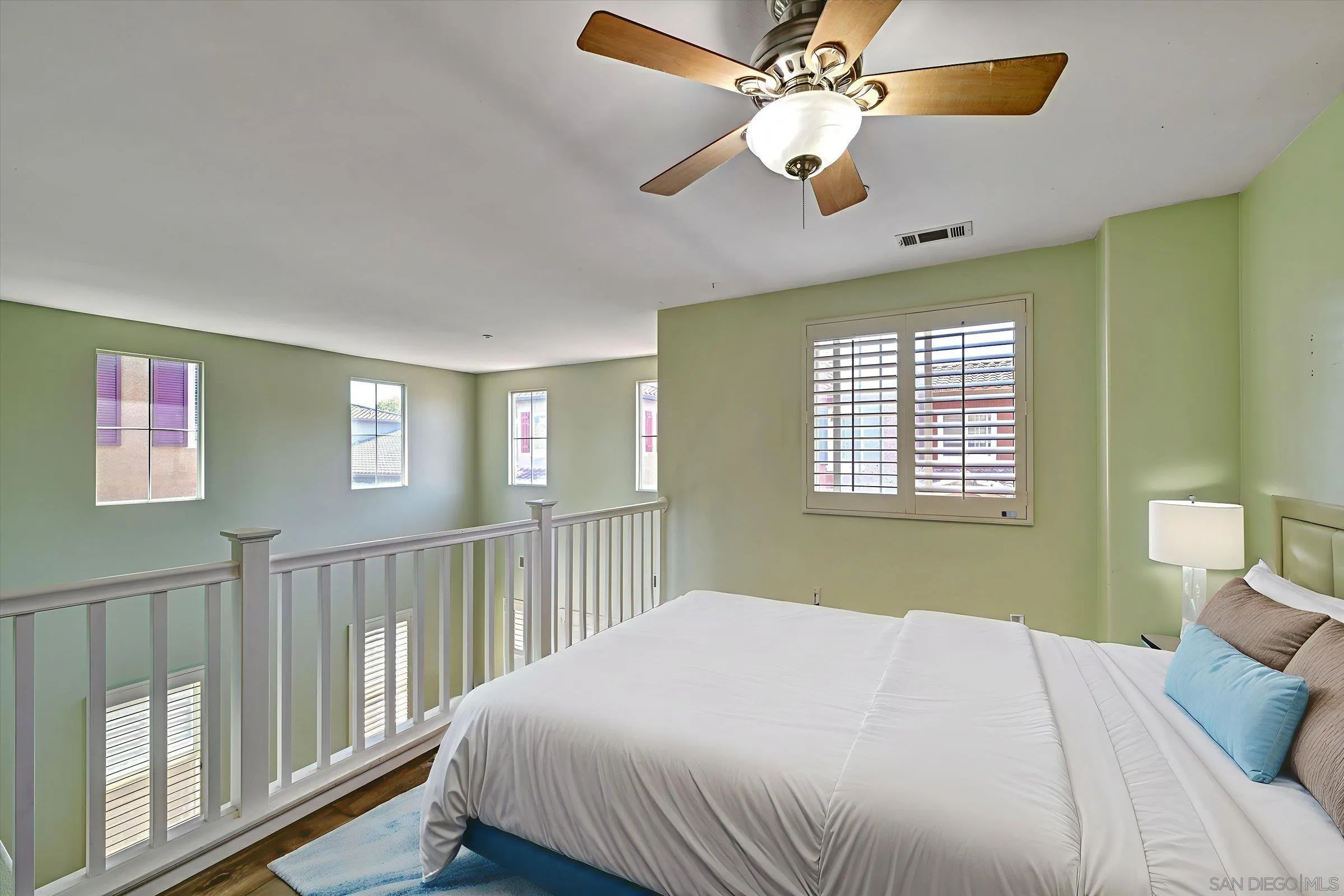 https://cdn.realtyfeed.com/cdn/127/250036399/5a225df6e4bc0b530fc40719a6388155.webp
