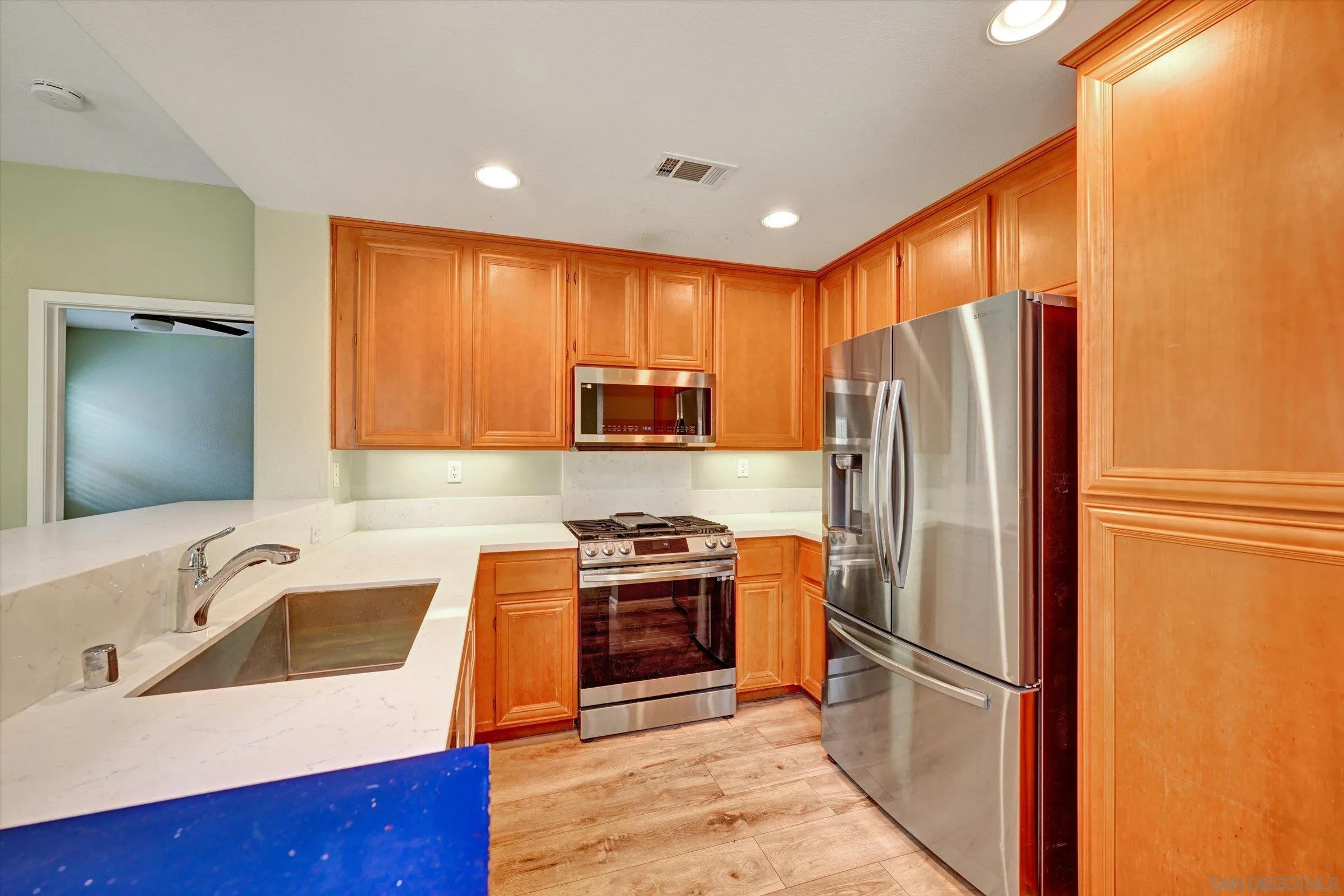 https://cdn.realtyfeed.com/cdn/127/250036399/8831ddfd536793c6d96a3e2a53bc9f43.webp