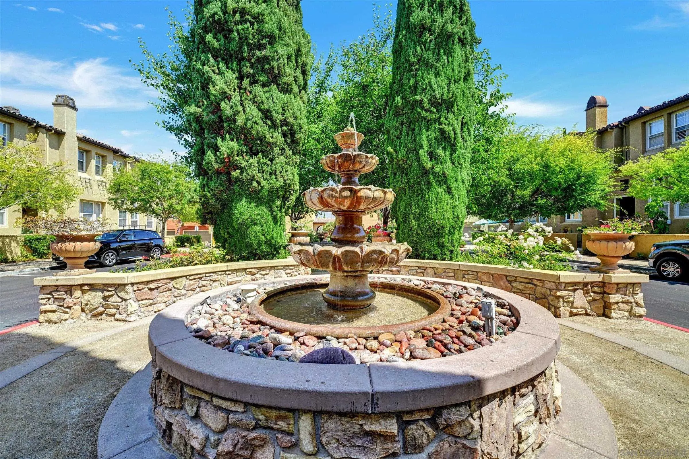 https://cdn.realtyfeed.com/cdn/127/250036399/d6d2c00e20cd04d2cbb29150218cef8d.webp