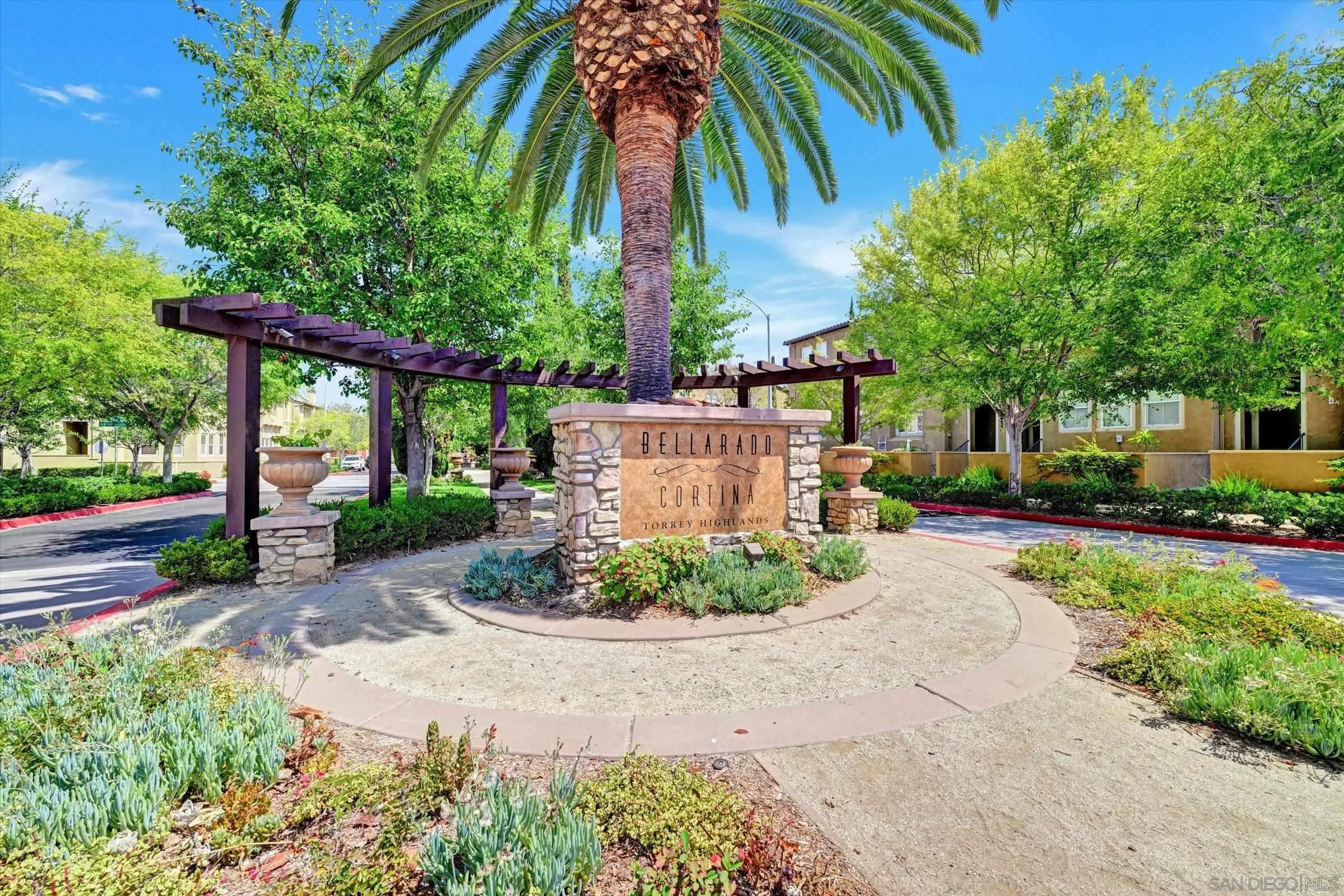 https://cdn.realtyfeed.com/cdn/127/250036399/f7ac9e2943a5a10adff9af7b077607d4.webp