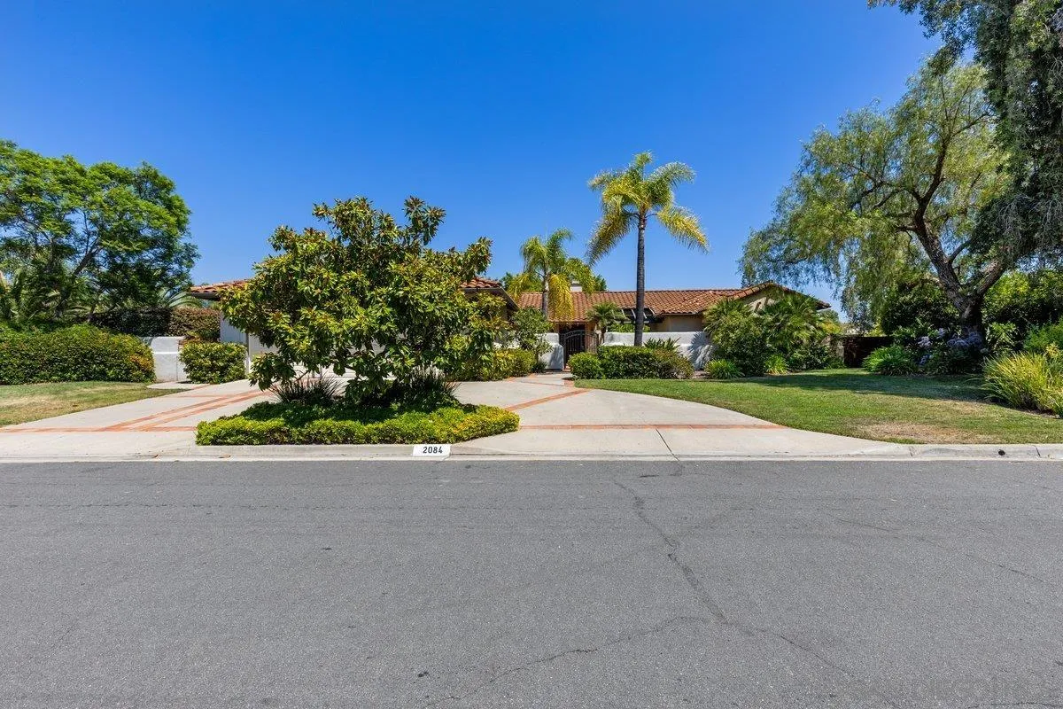 https://cdn.realtyfeed.com/cdn/127/250036400/22955893ea34dbf711cf5ae2b62ae6af.webp