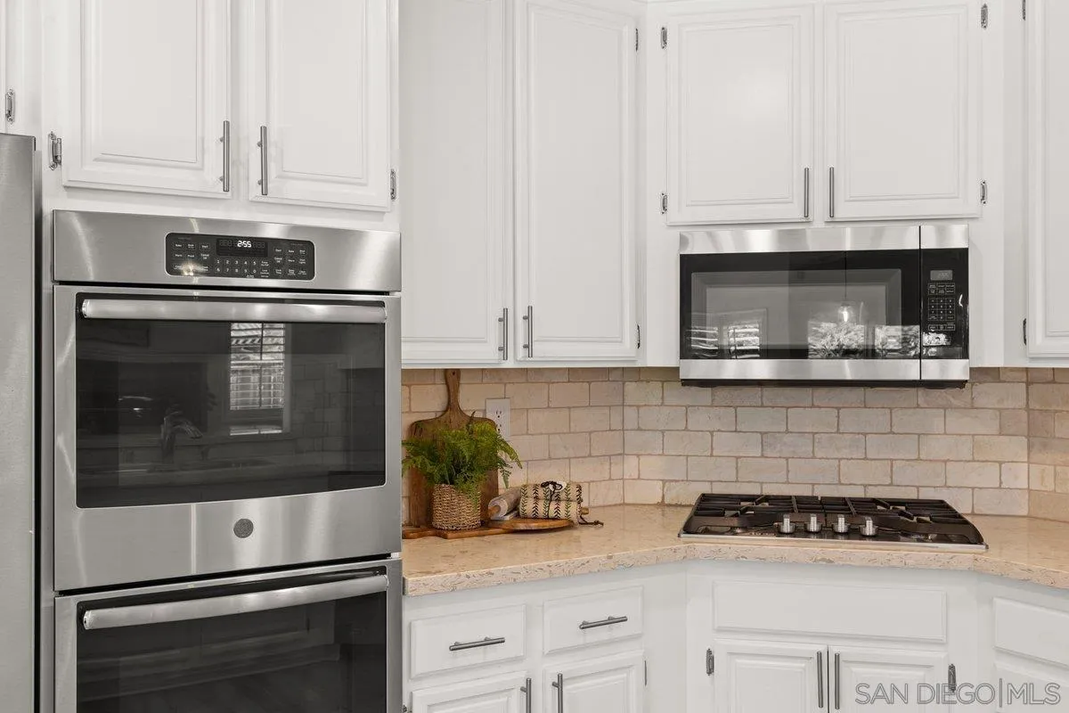 https://cdn.realtyfeed.com/cdn/127/250036400/7a5b907d67254a5cb2d8db43b098179c.webp