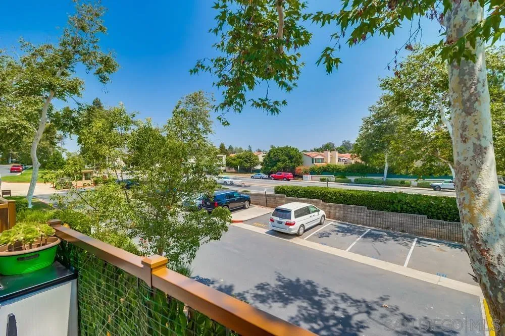 https://cdn.realtyfeed.com/cdn/127/250036401/2bc0d329cdbff16df809917640ec11d8.webp